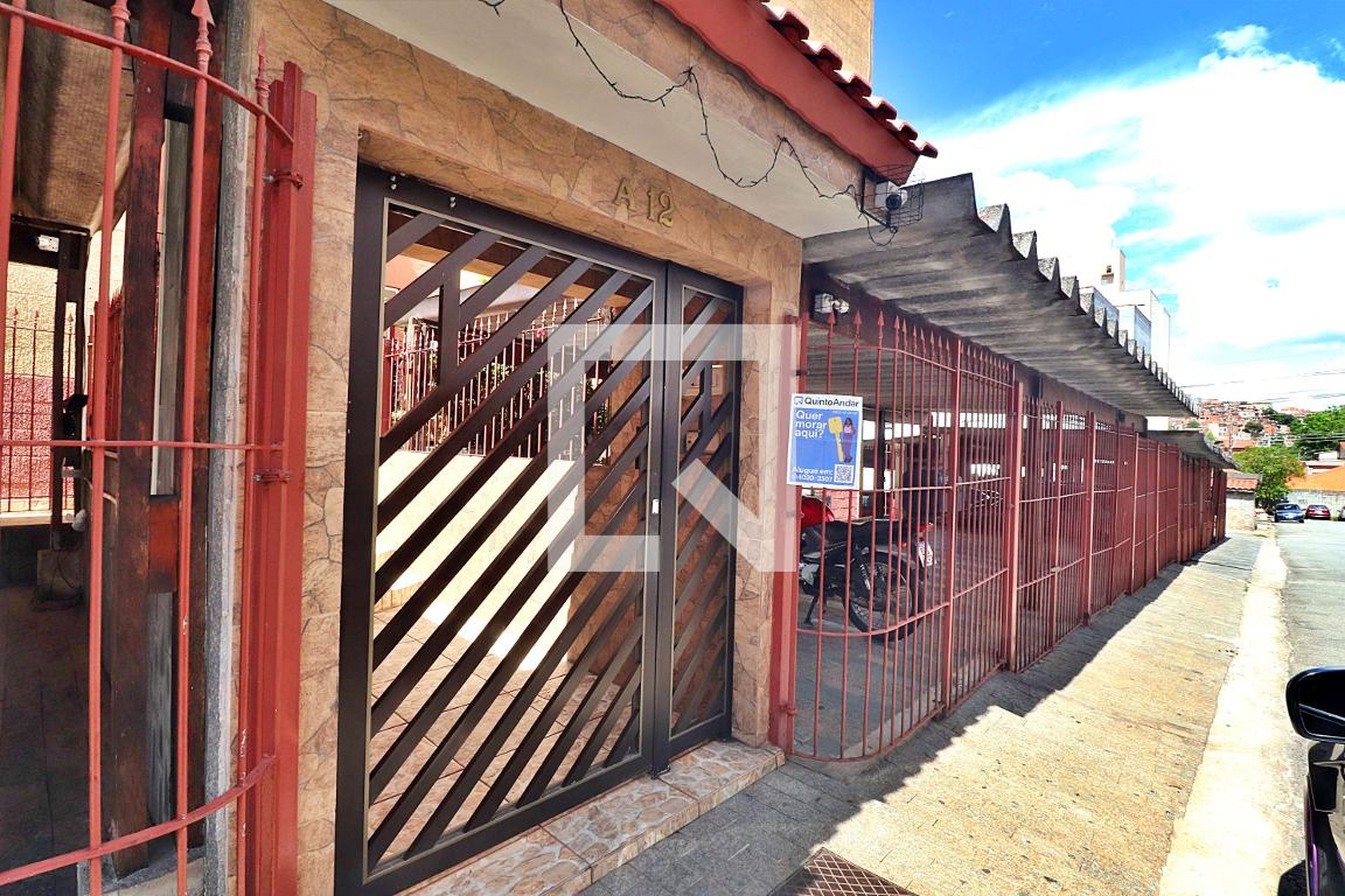 Fachada Condomínio em Rua Jaime Costa, 12