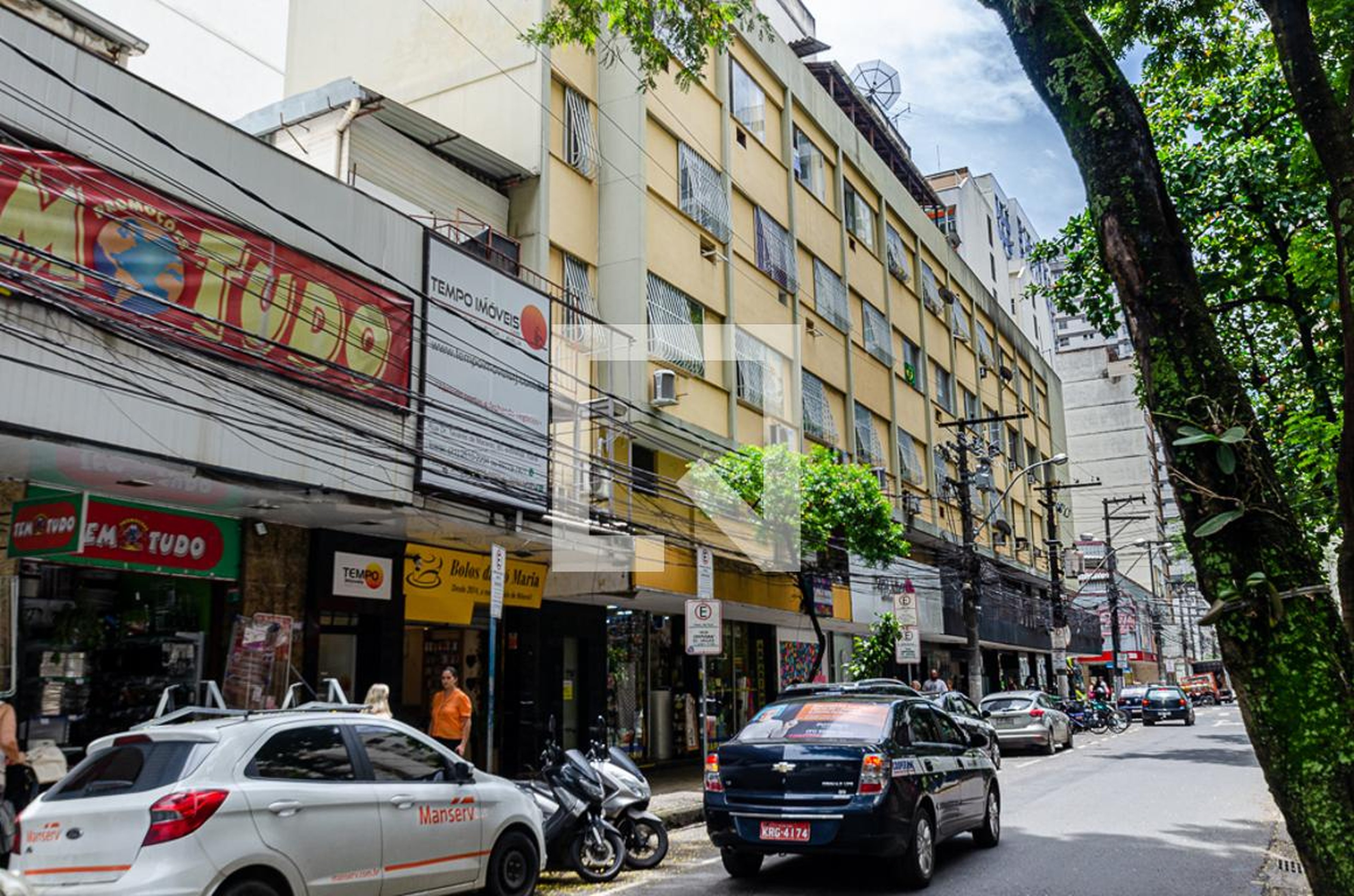 Fachada Condomínio em Rua Doutor Tavares de Macedo, 74