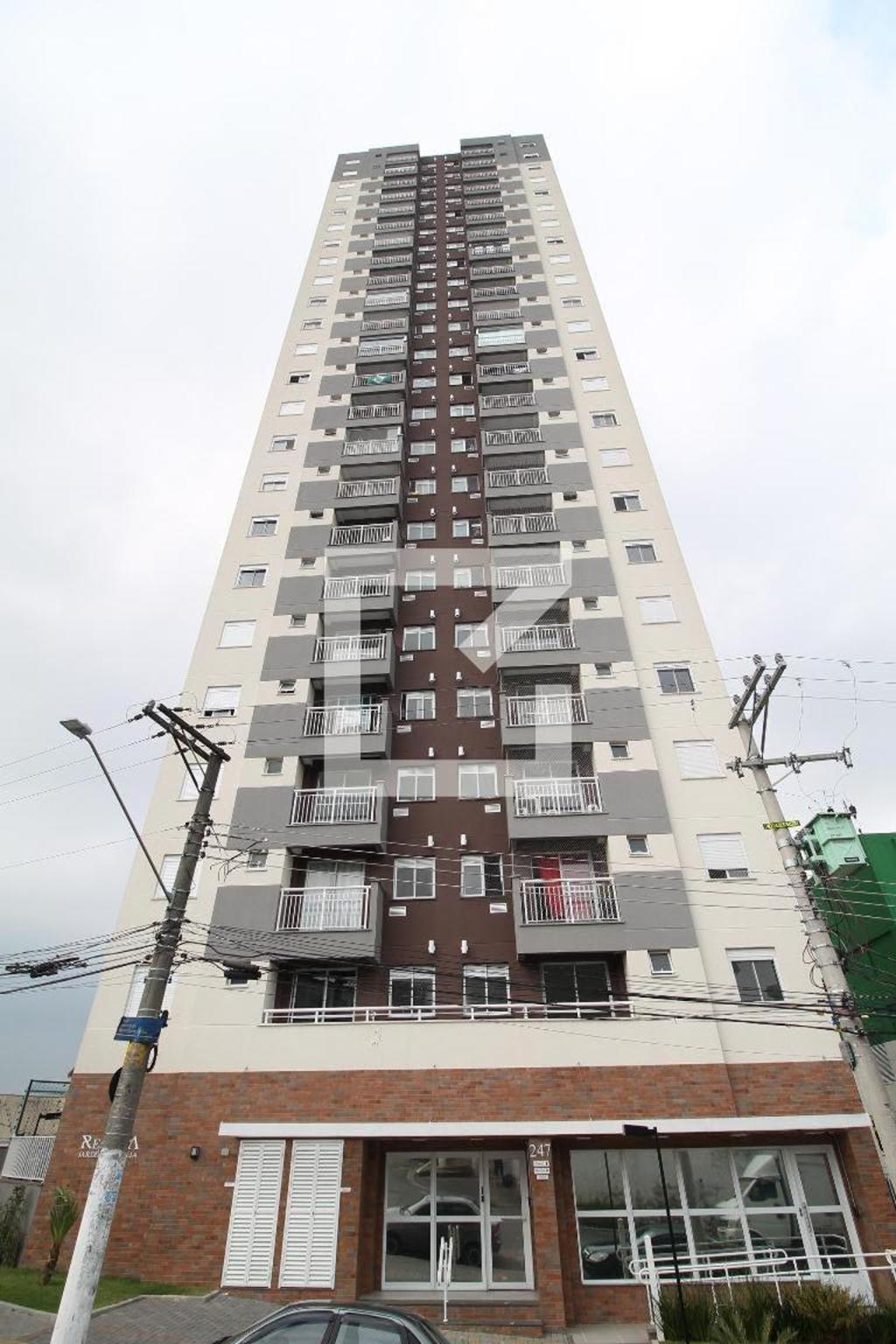 Fachada do Prédio Condomínio em Rua Henrique Rodrigues Peres, 1304