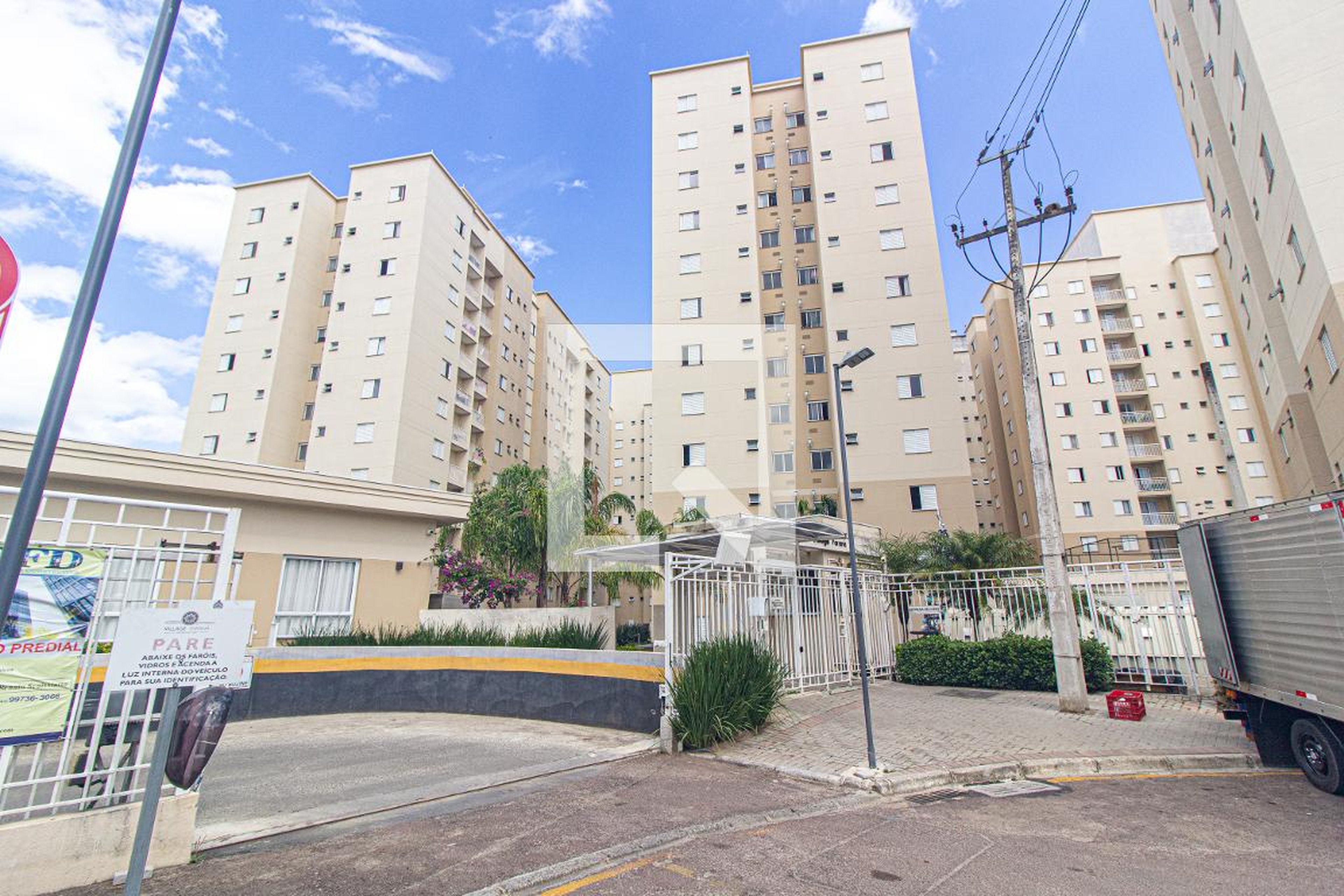 Fachada do Prédio Condomínio Village Paraná