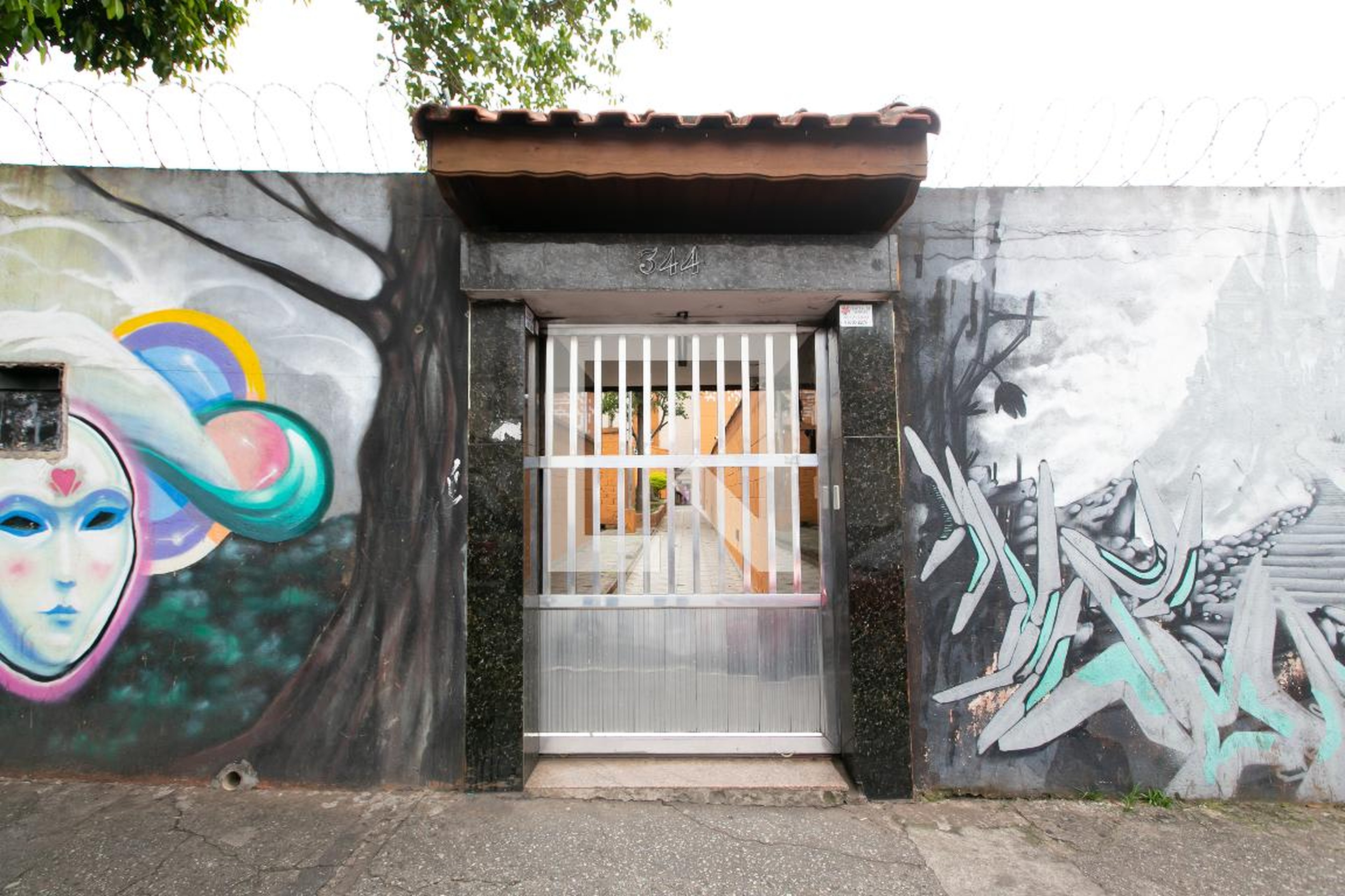 Fachada do Condomínio Condomínio Capureuva II