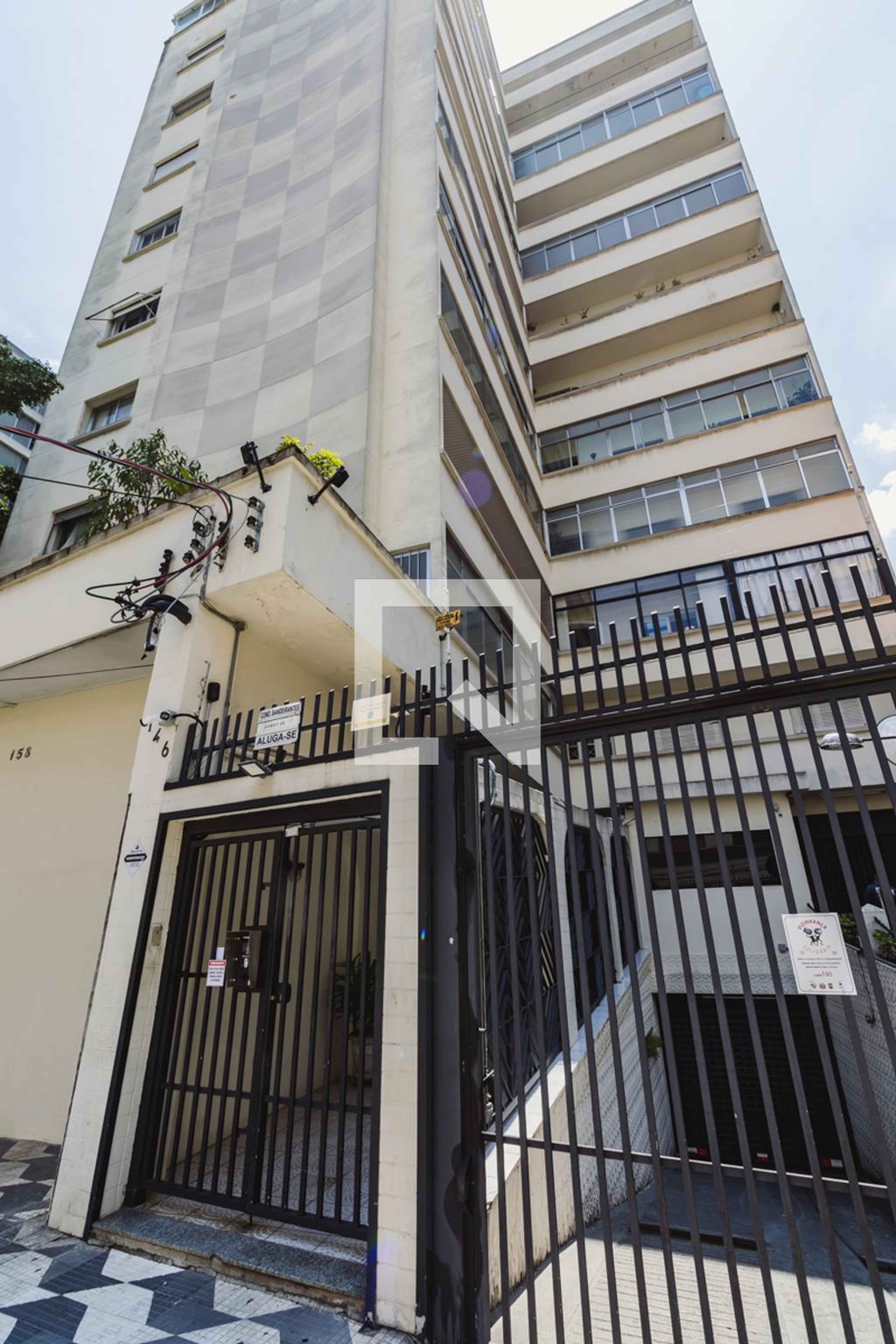 Fachada Condomínio em Rua dos Bandeirantes, 147