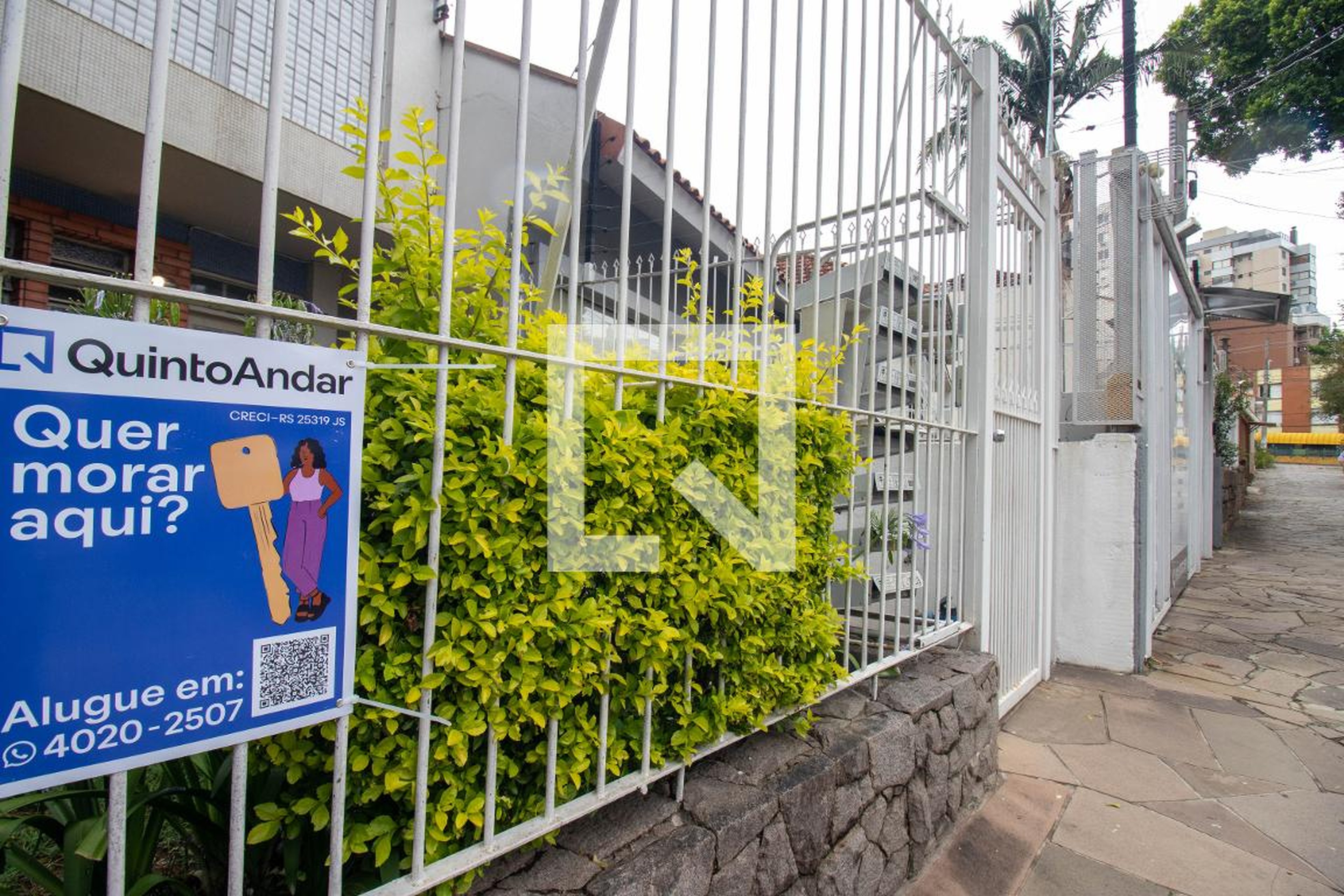 Fachada Condomínio em Rua Santos Neto, 55