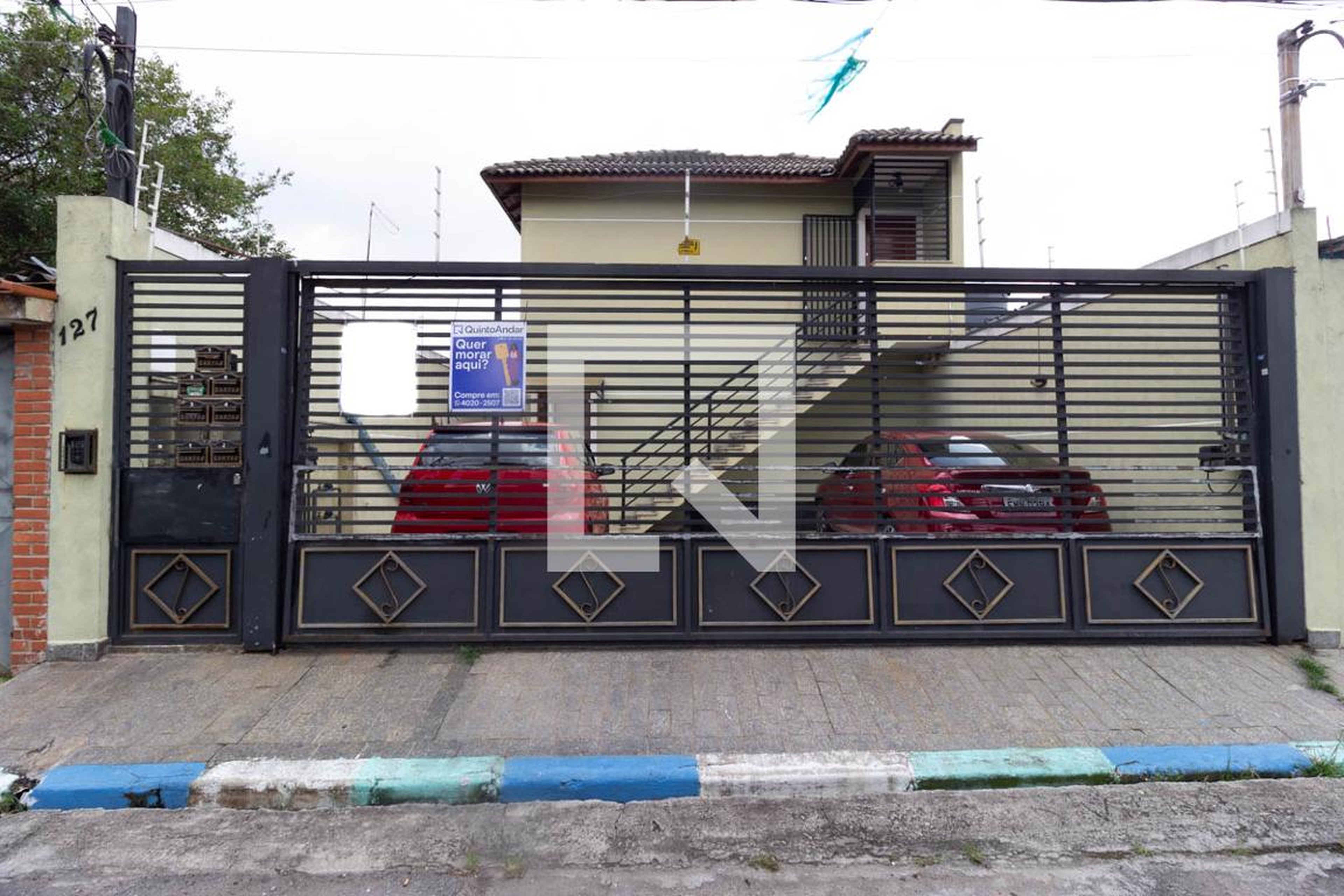 Fachada Condomínio em Rua Florinda Barbosa, 127