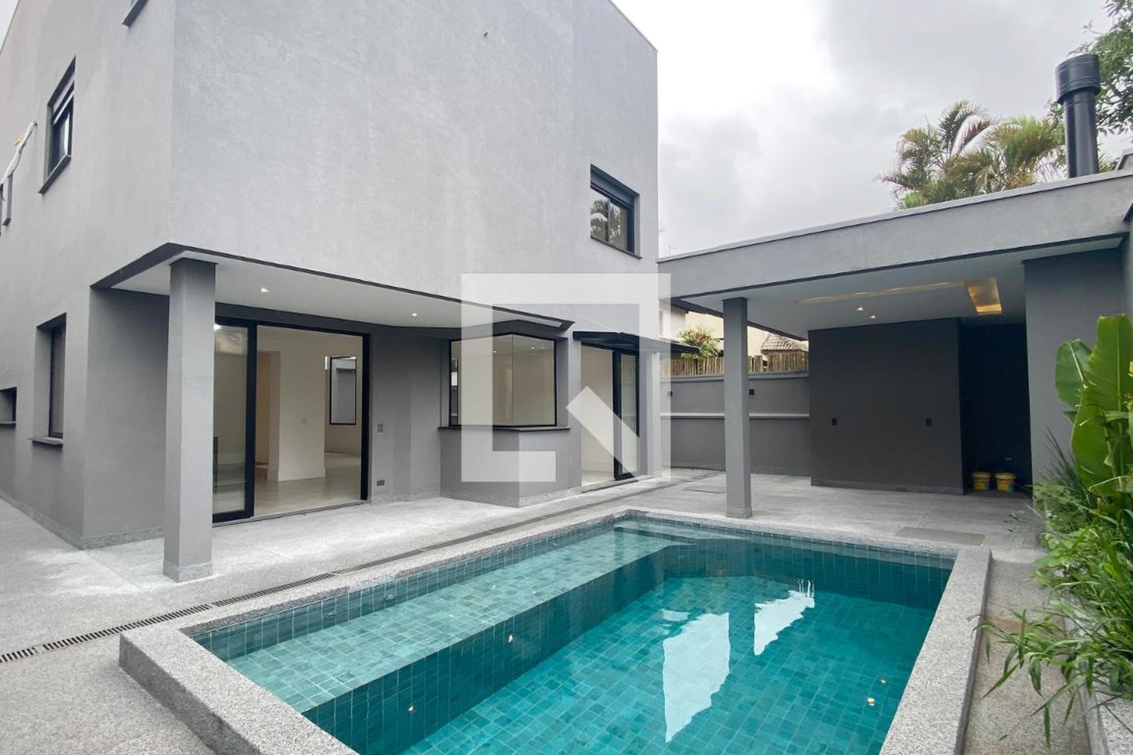 Piscina - Alphaville 3