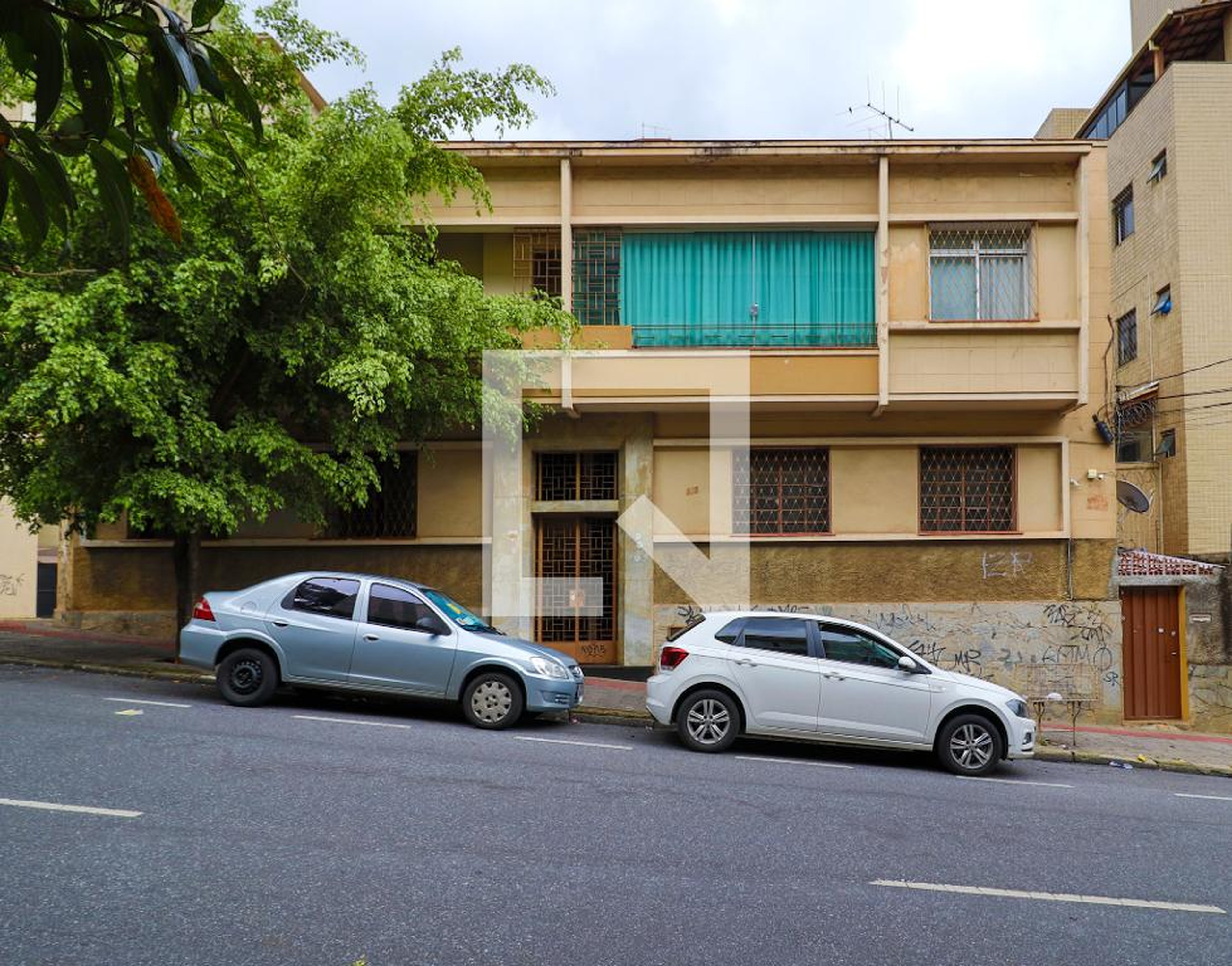 Fachada Condomínio em Rua Pium-Í, 818