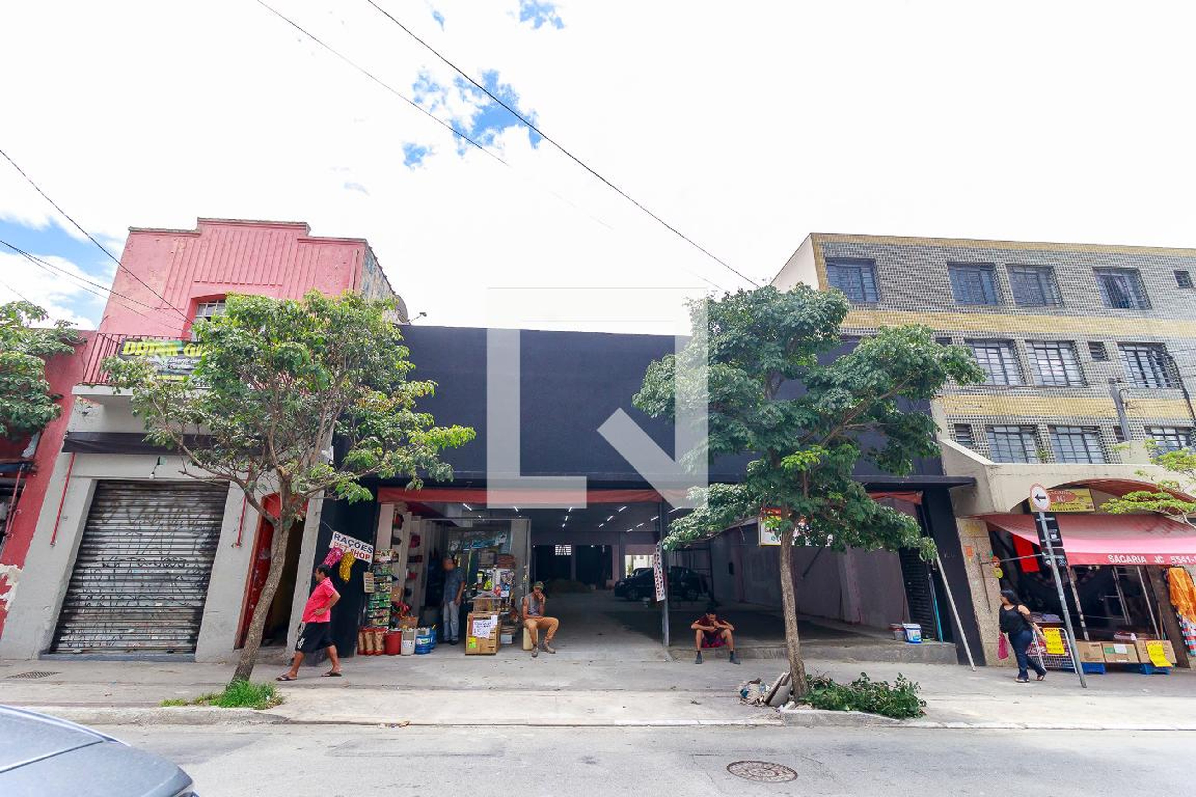 Fachada Condomínio em Rua Tenente-Coronel Carlos da Silva Araújo, 165