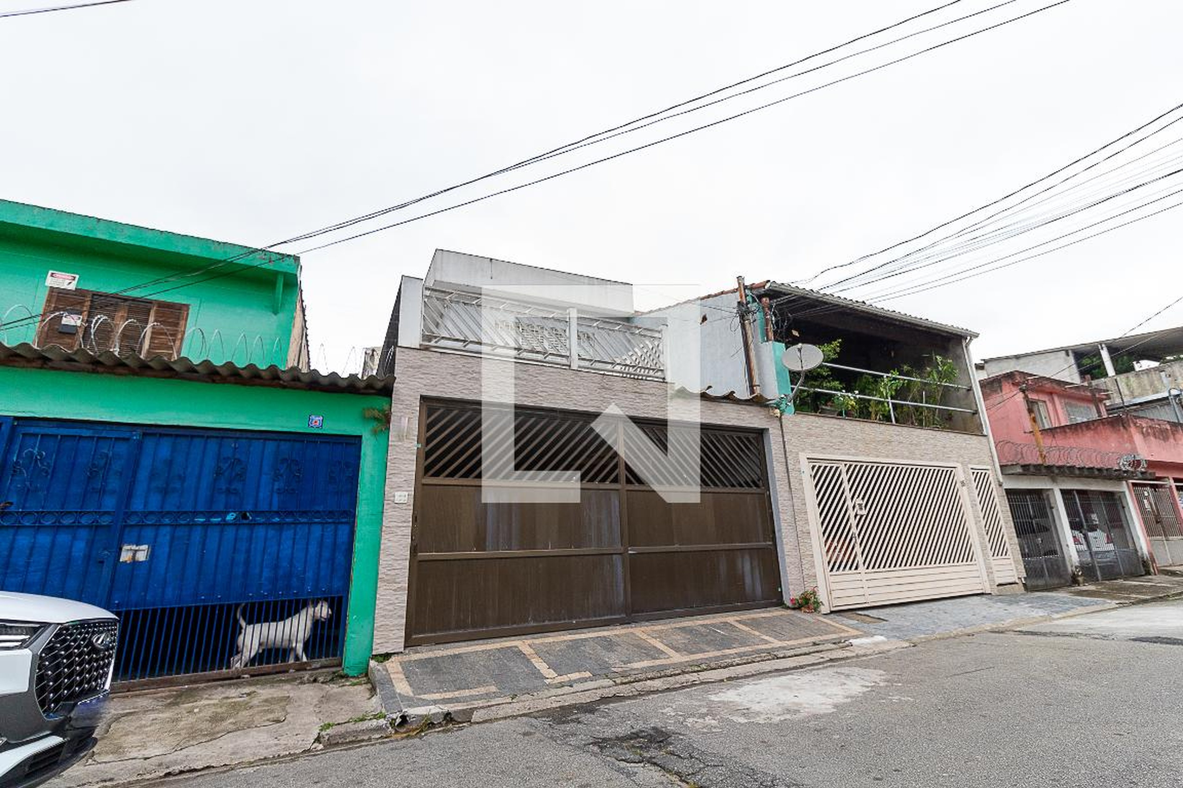 Fachada Condomínio em Rua Norberto Esteves, 92