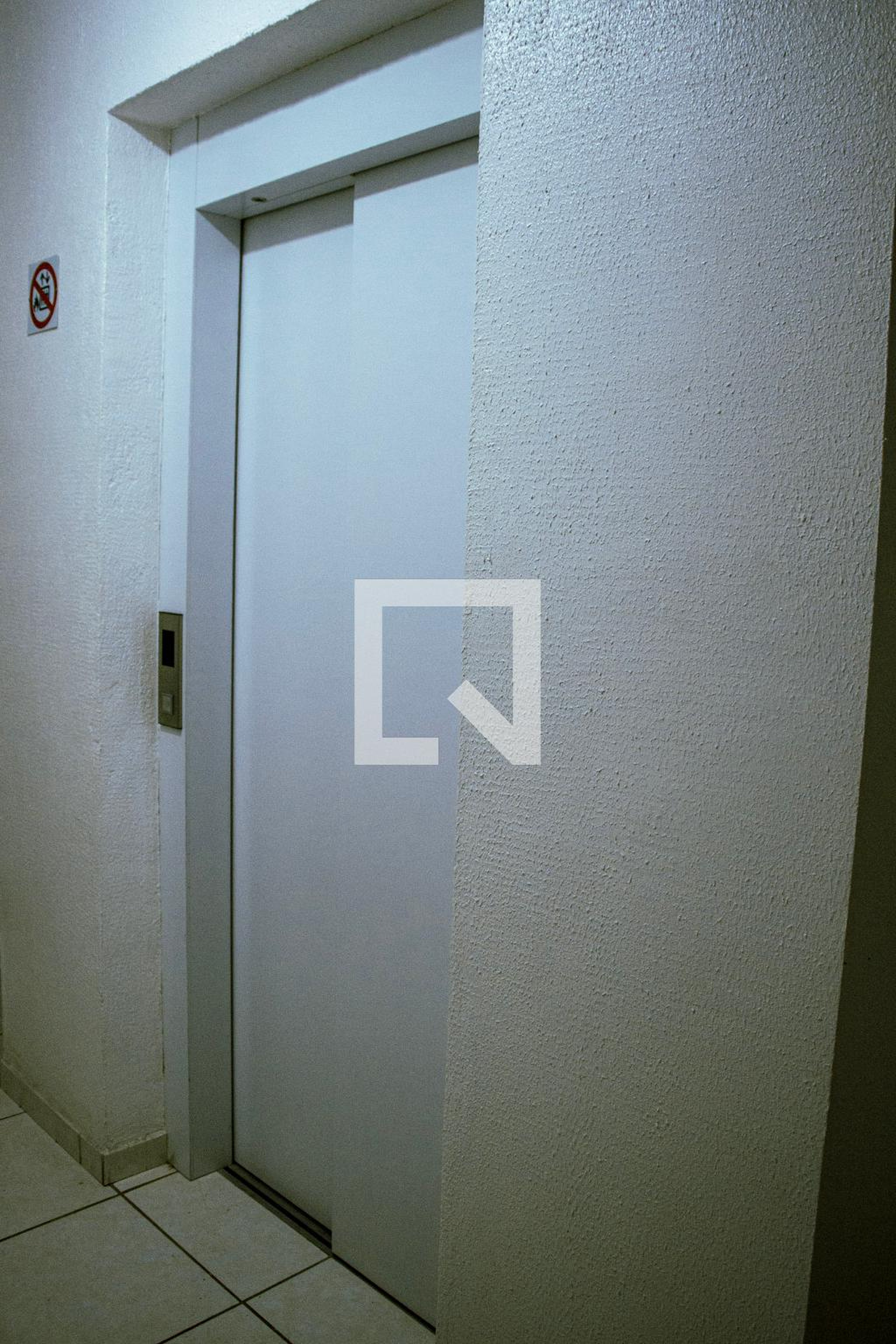 Elevador - Master Tower Paradiso