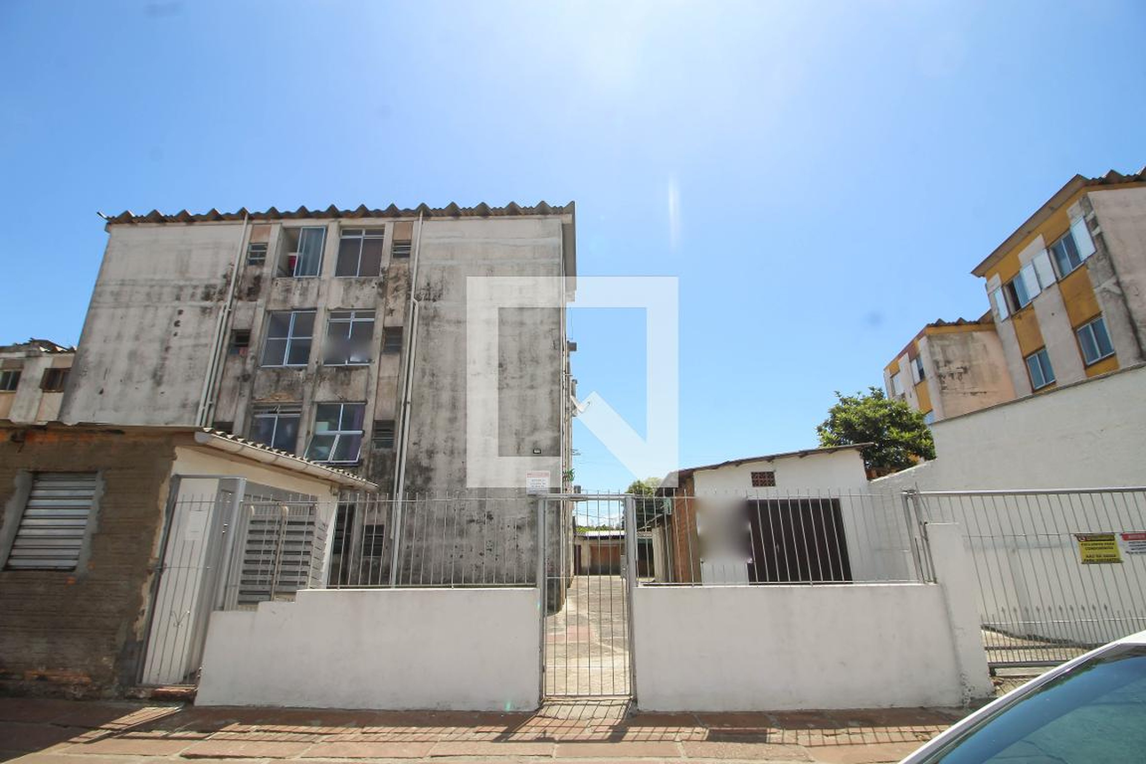 Fachada Condomínio em Avenida Dezessete de Abril, 2158