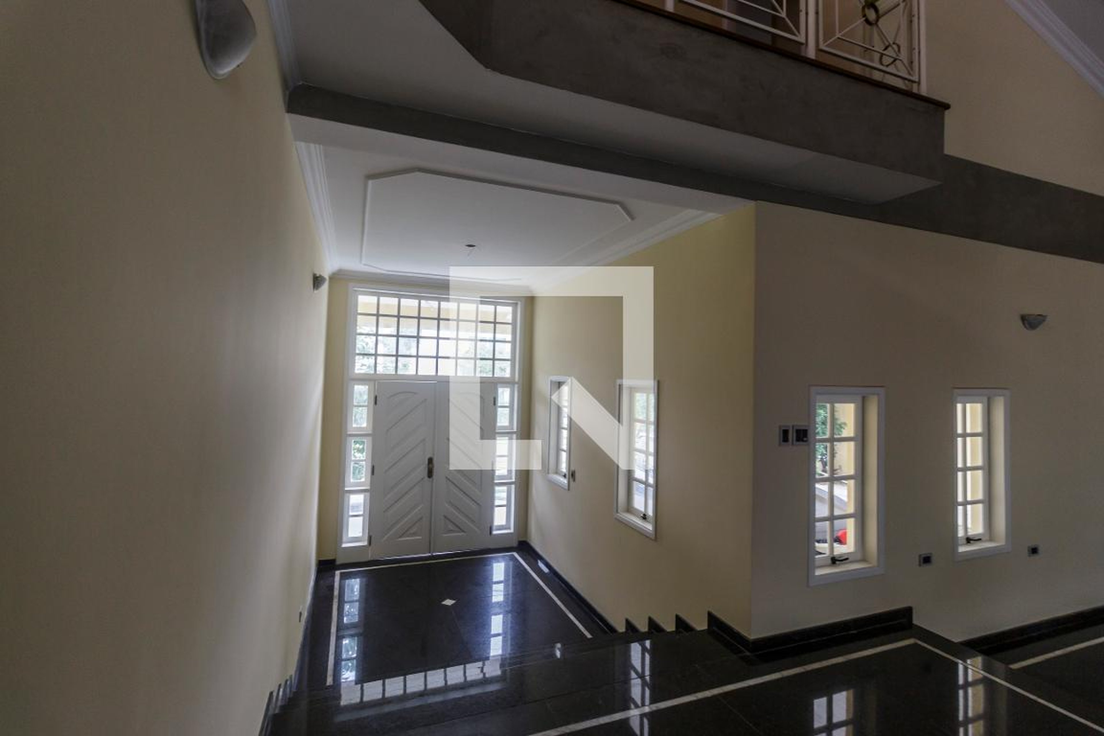 Hall de entrada Condomínio em Alameda Bolonha, 149