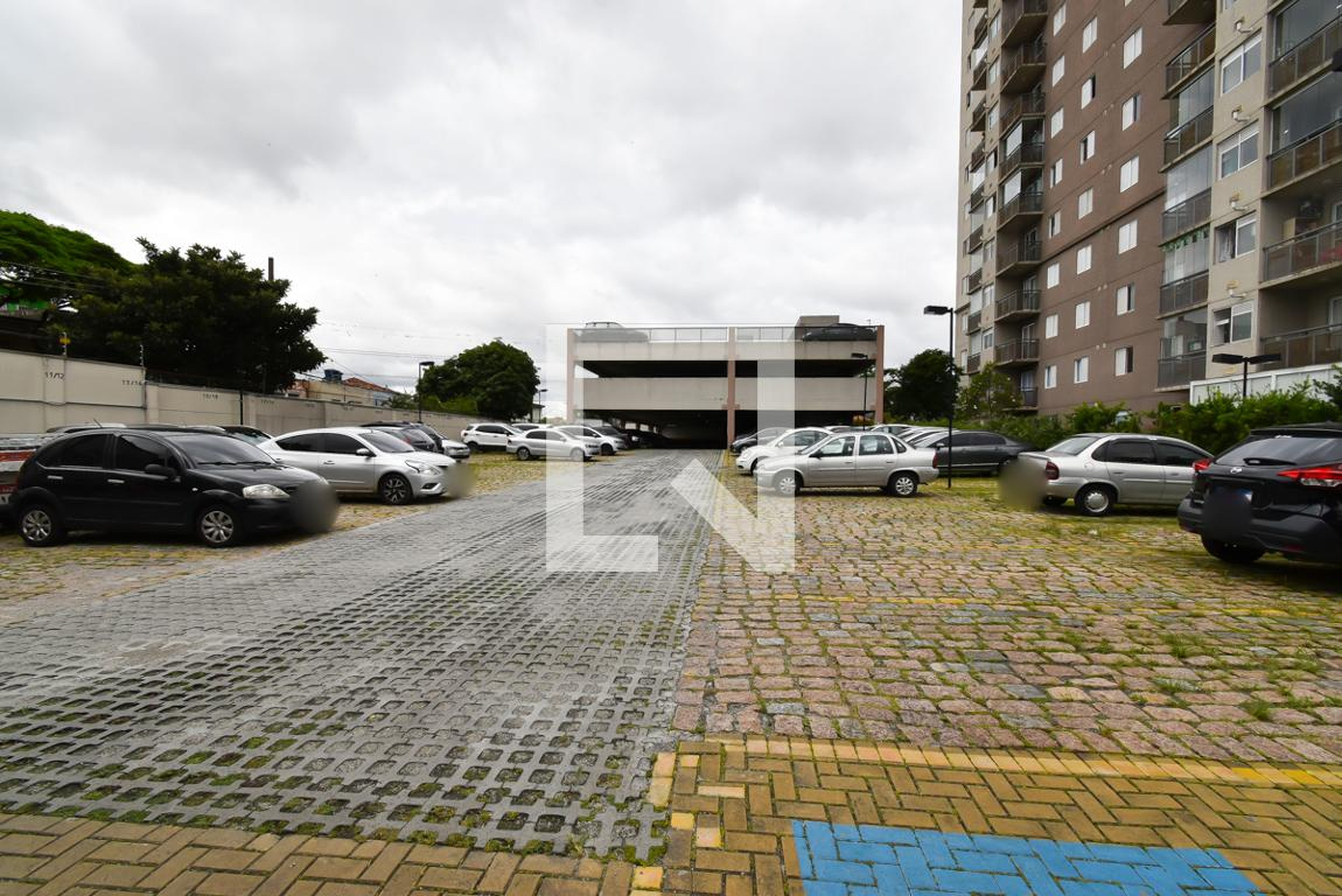 Estacionamento - Residencial horto