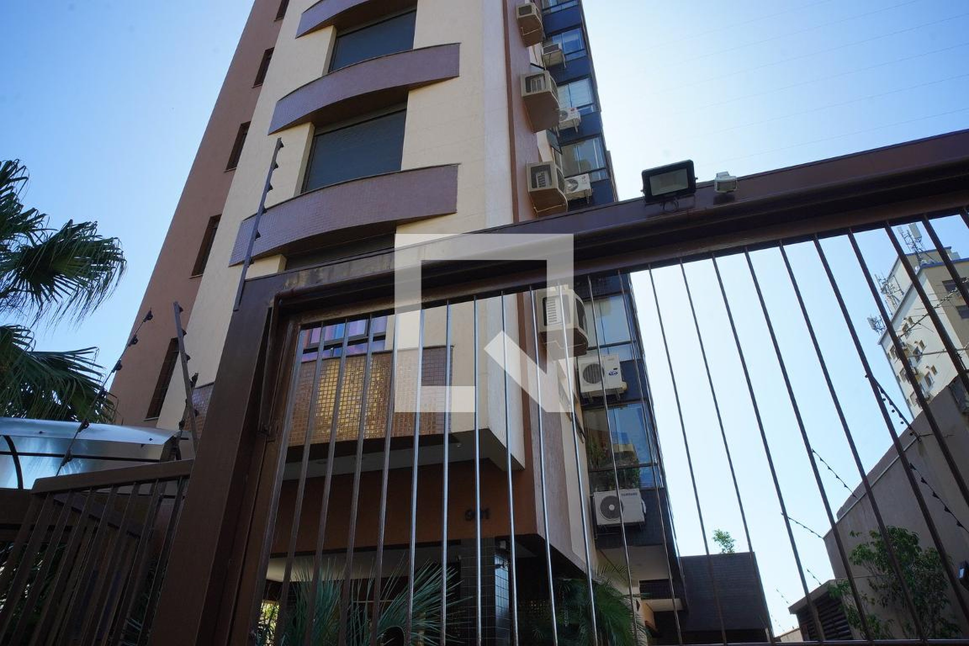 Fachada do Prédio Condomínio em Rua Eça de Queiroz, 901