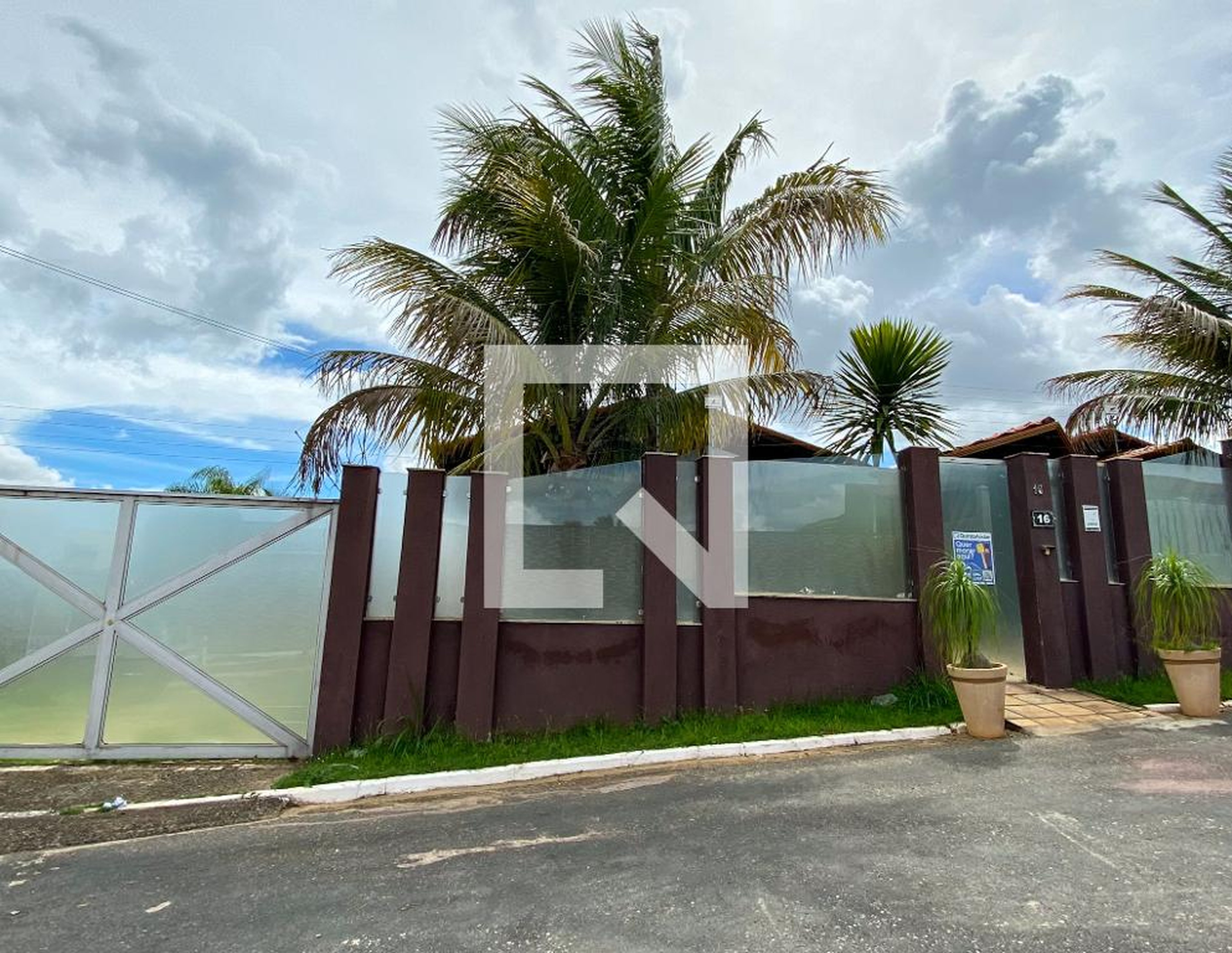 Fachada Condomínio em Sha Conjunto 04 Chacara 82a Casa 16, 16