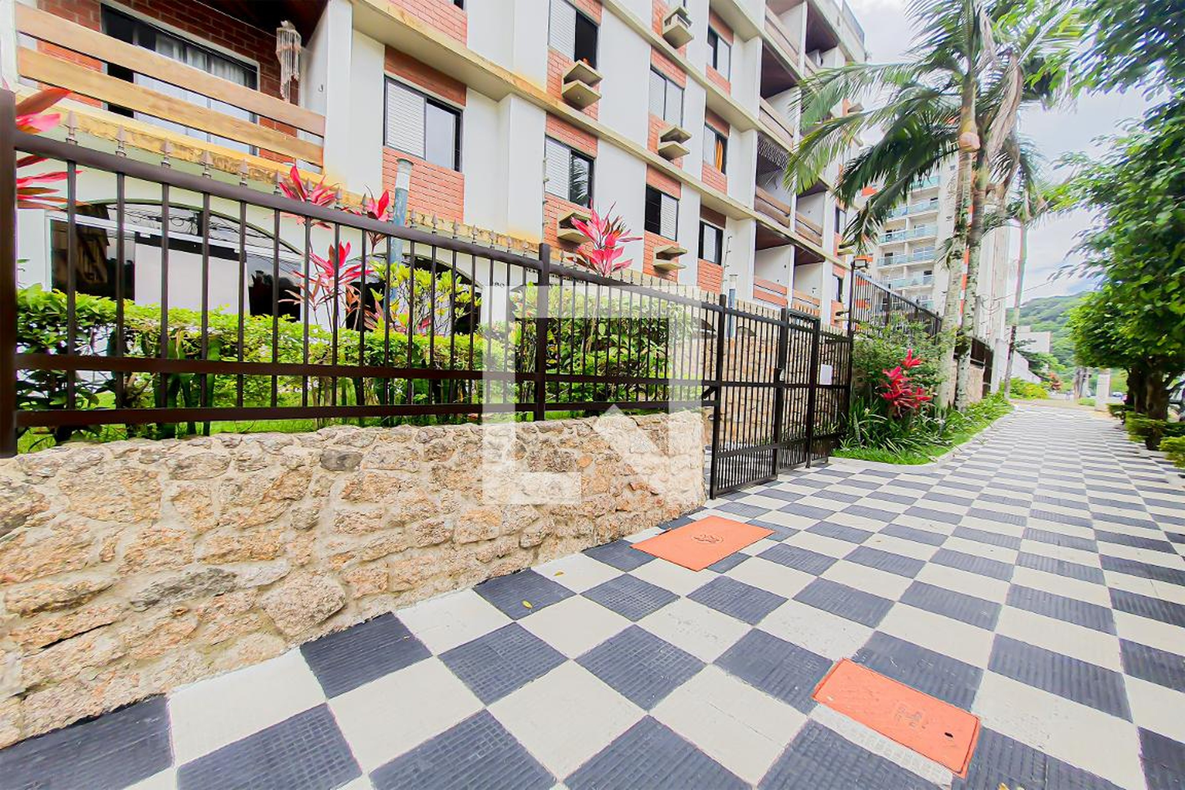 Fachada do Prédio Condomínio Namberuã