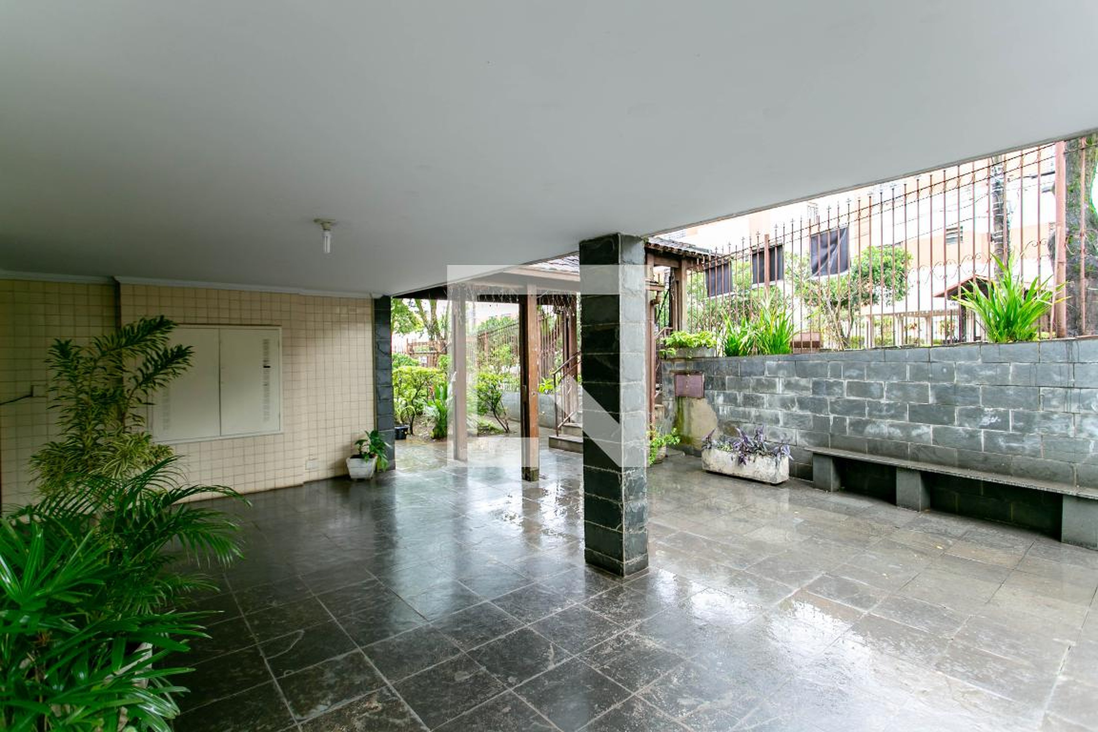 Hall de Entrada Condomínio em Rua Deputado Augusto Gonçalves, 550