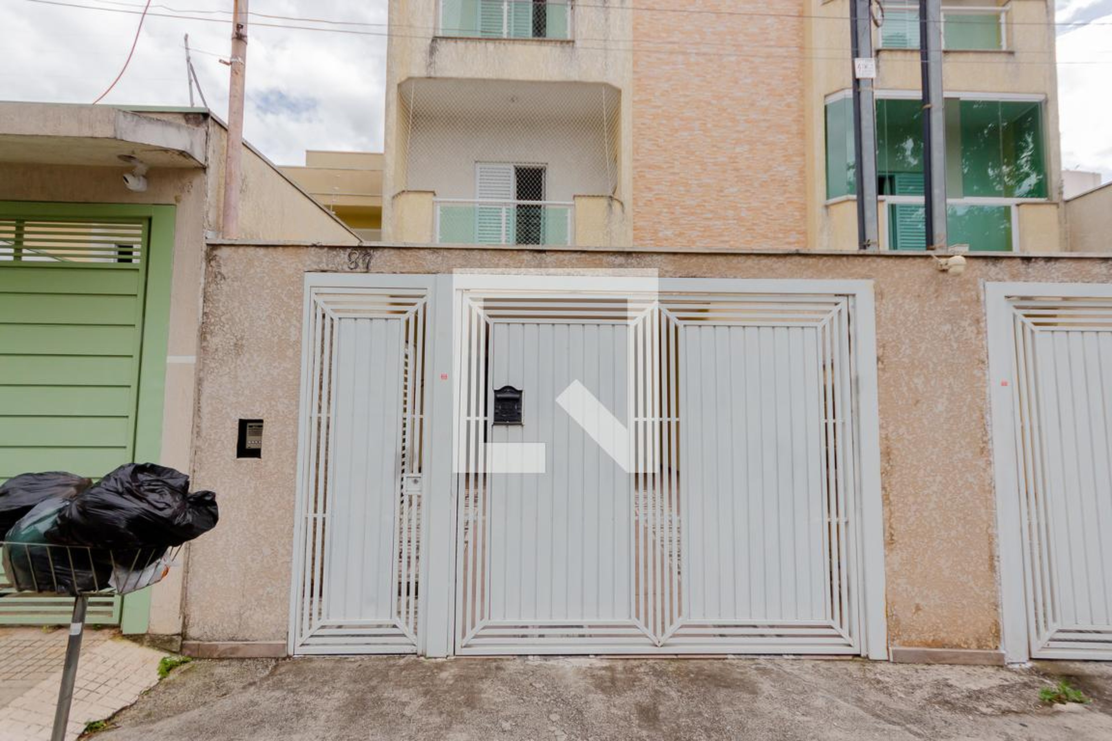 Fachada Condomínio em R. Diogo Fernandes, 87