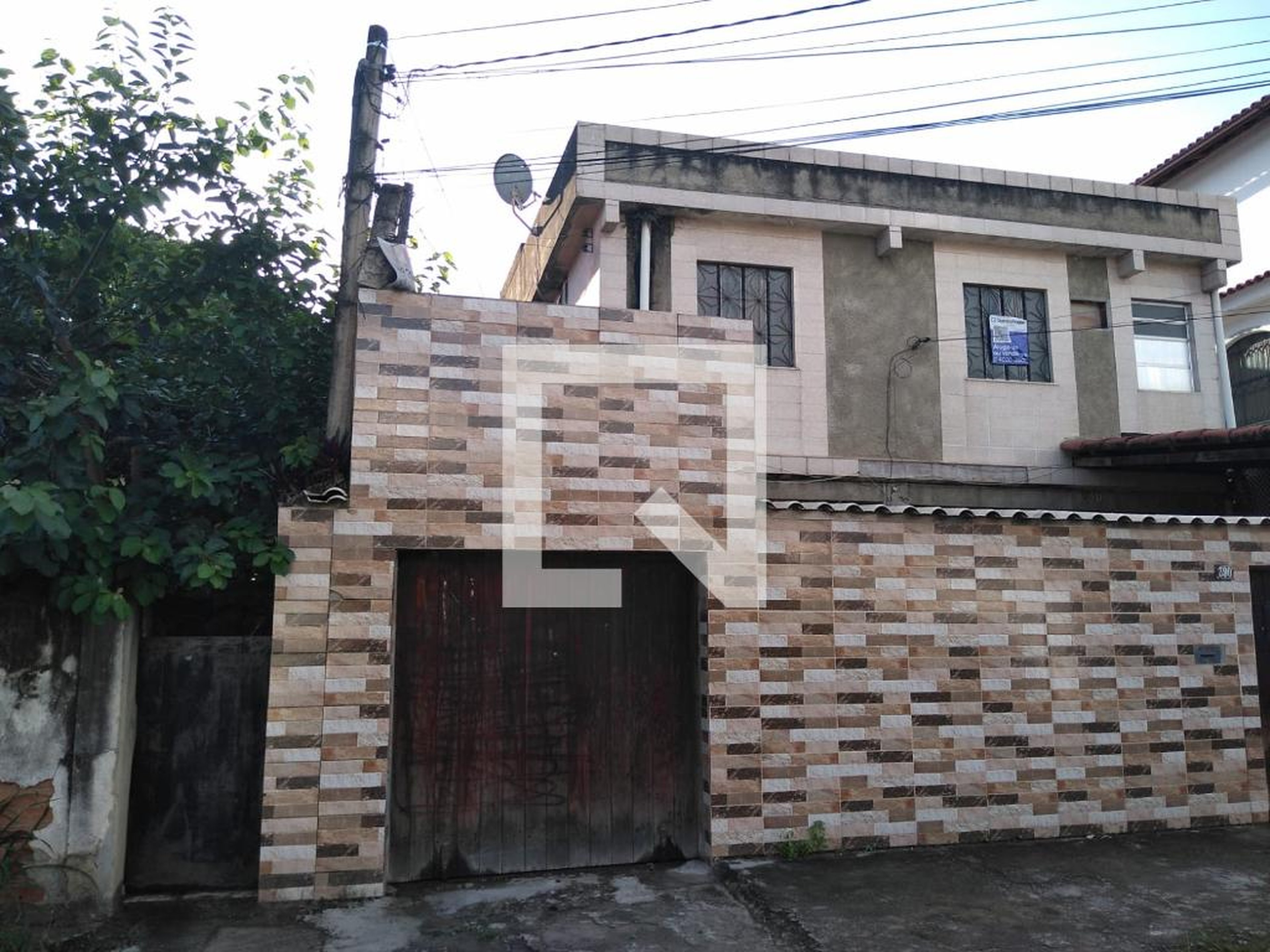 Fachada Condomínio em Rua Carius, 390