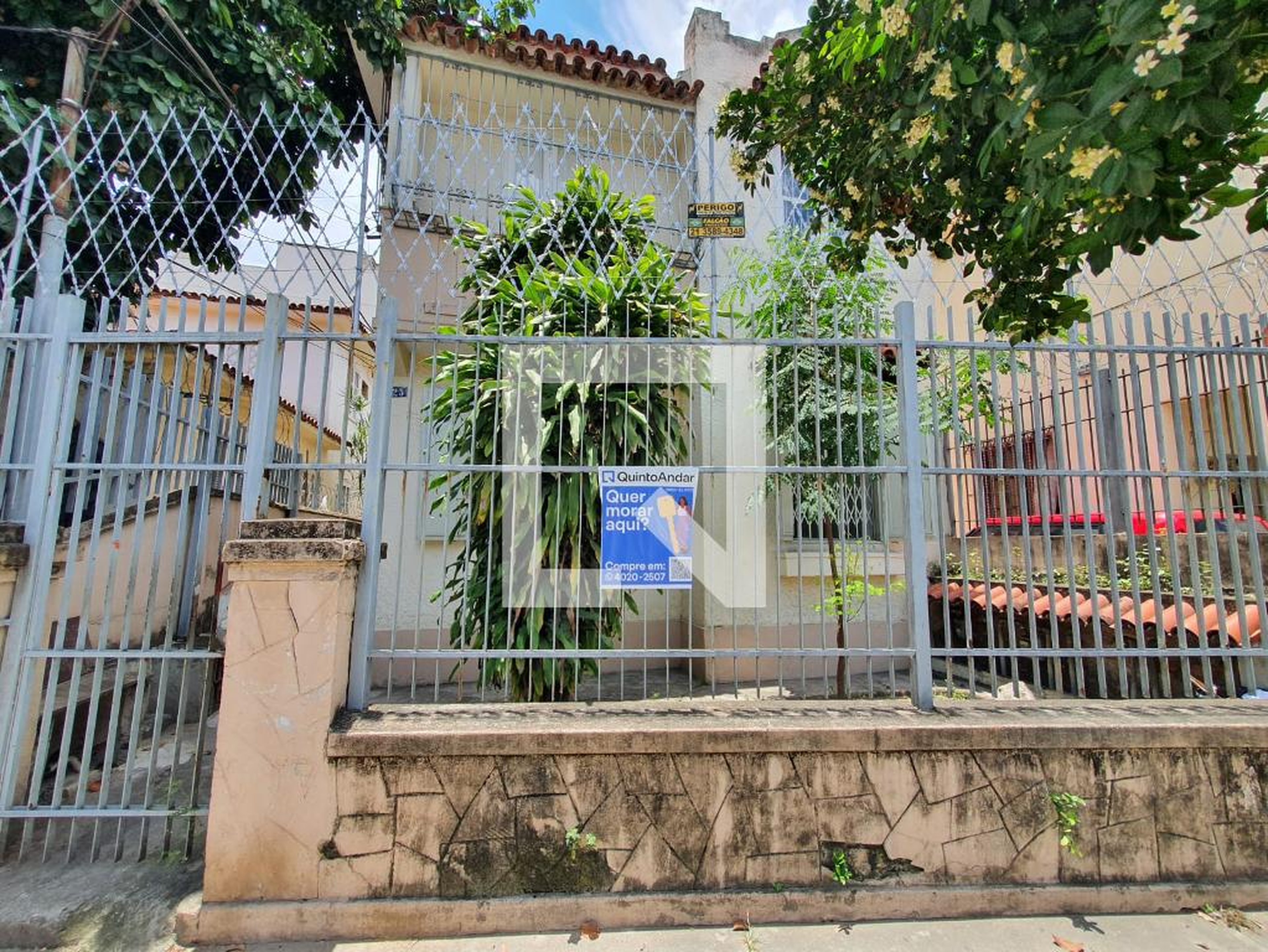 Fachada Condomínio em Rua General Zenóbio da Costa, 23