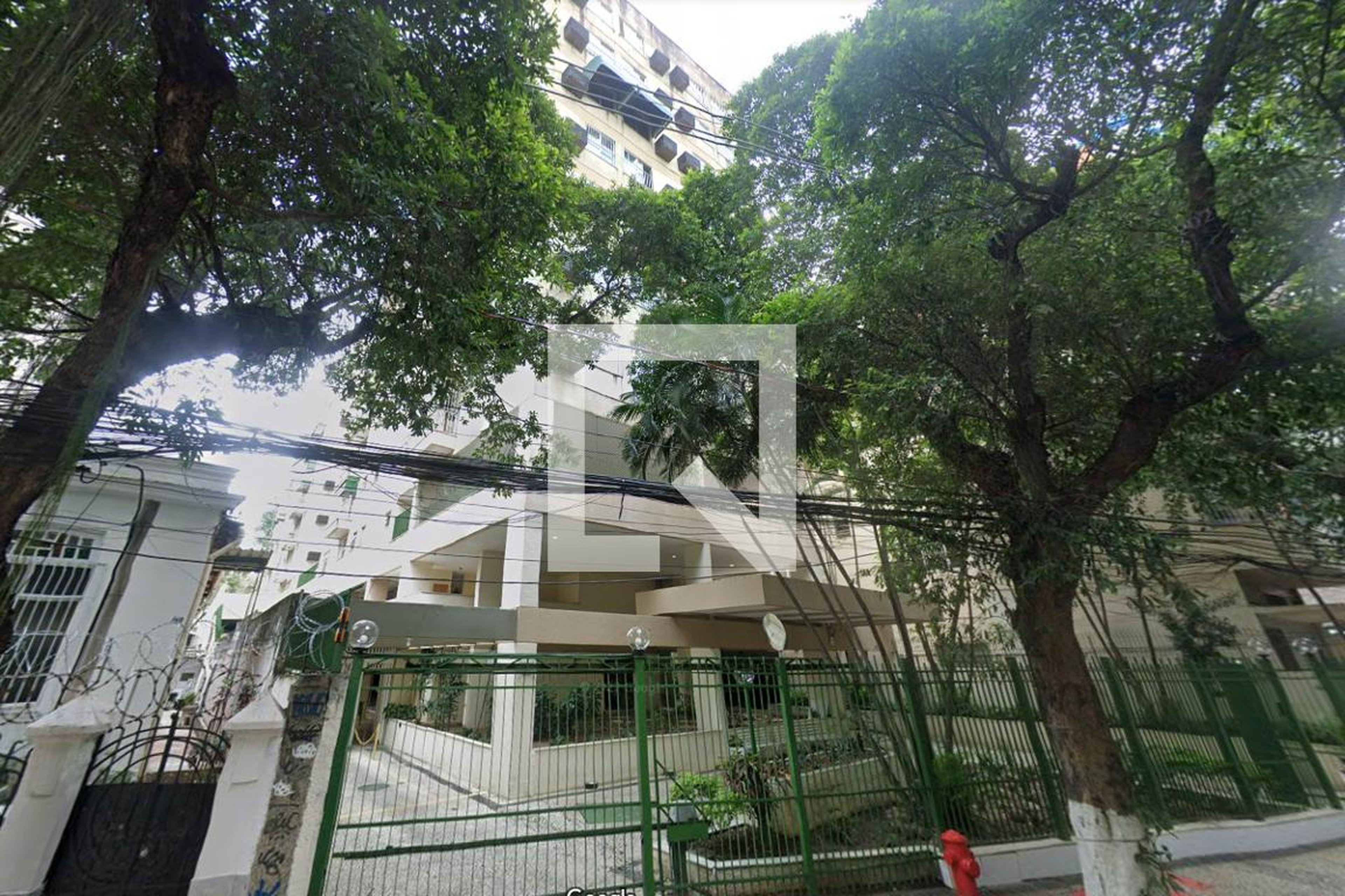 Fachada Condomínio em Rua Visconde de Itamarati, 74