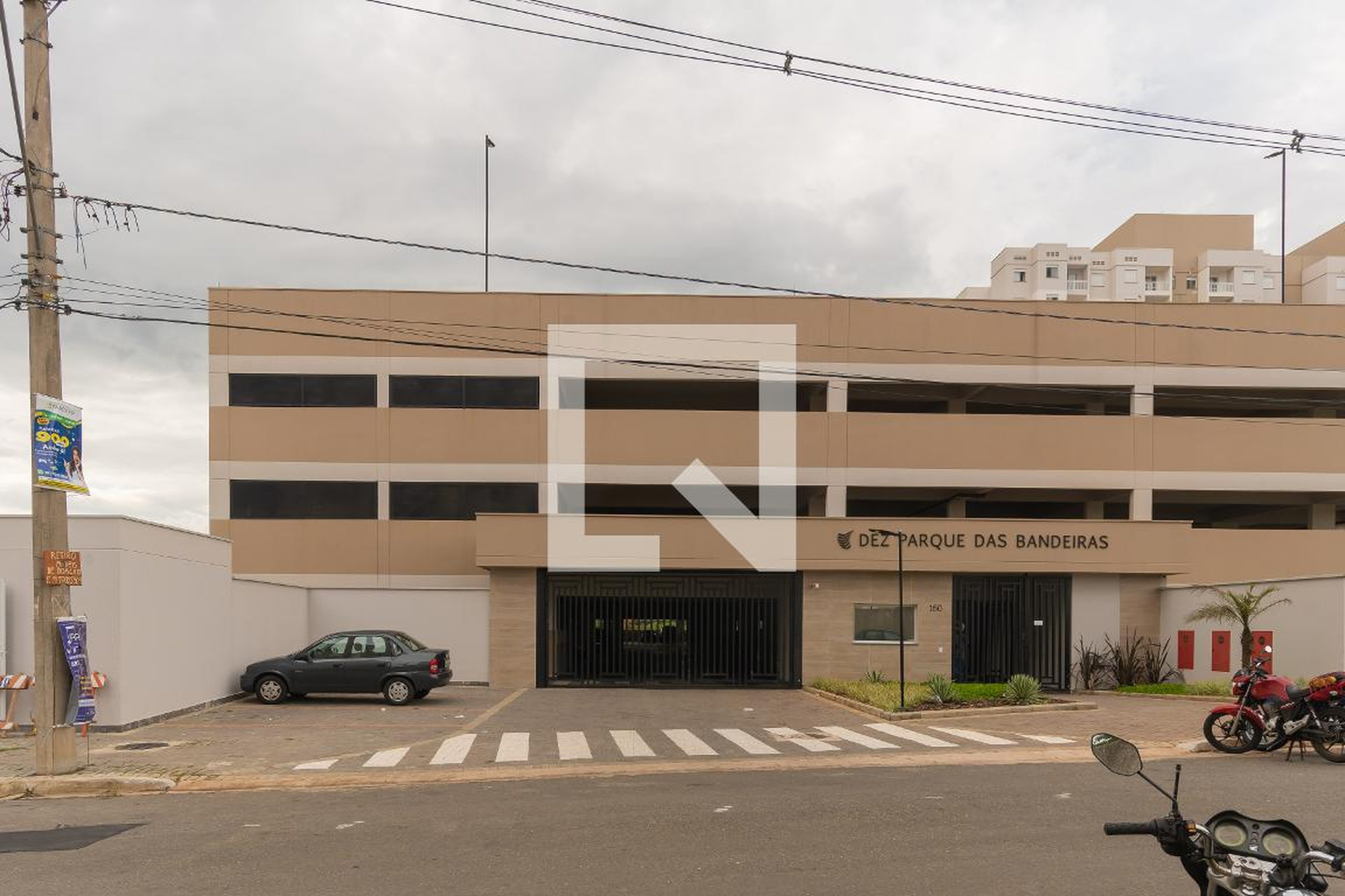Fachada do Condomínio Residencial Dez Parque das Bandeiras