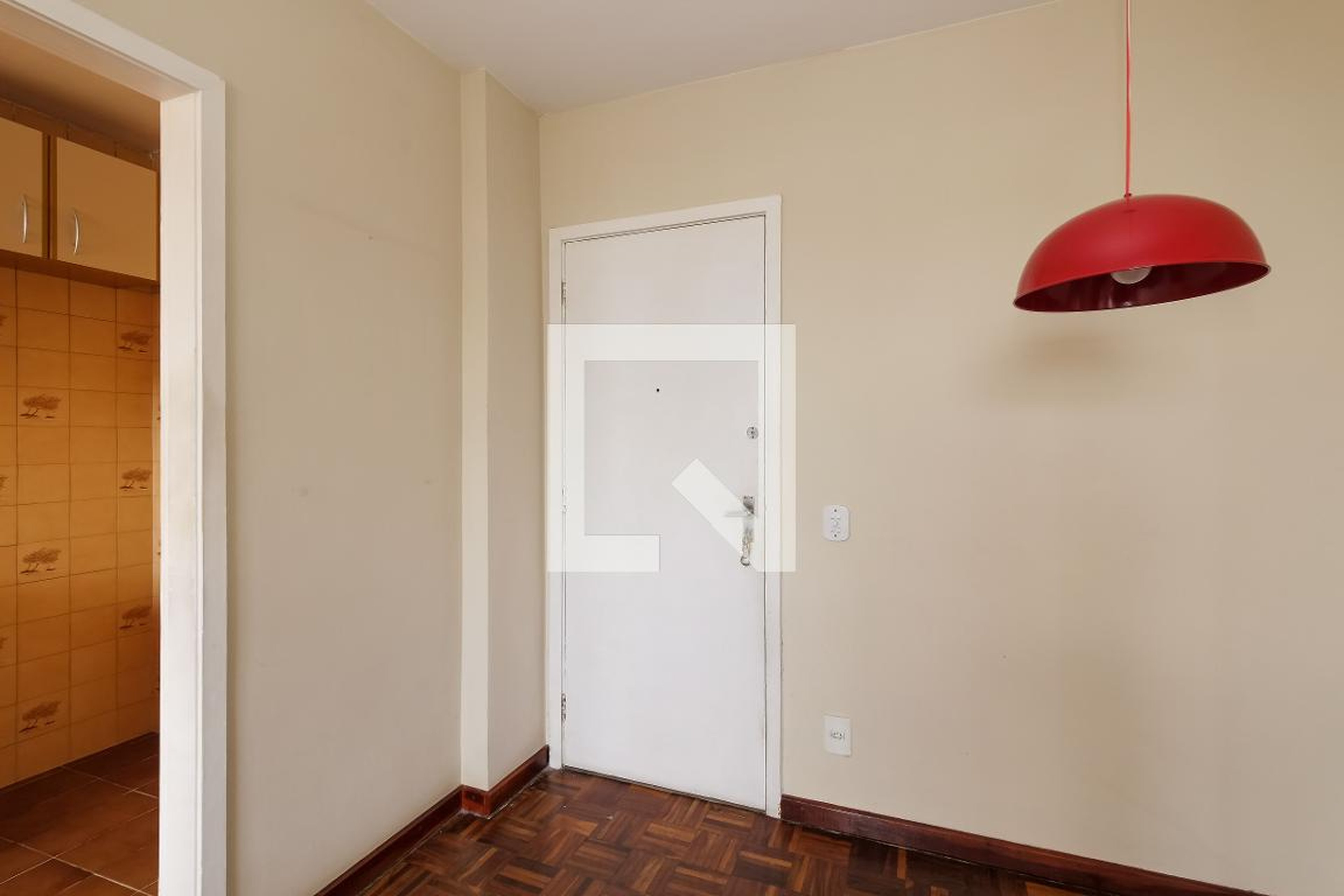 Entrada Condomínio em Rua Leopoldo, 627