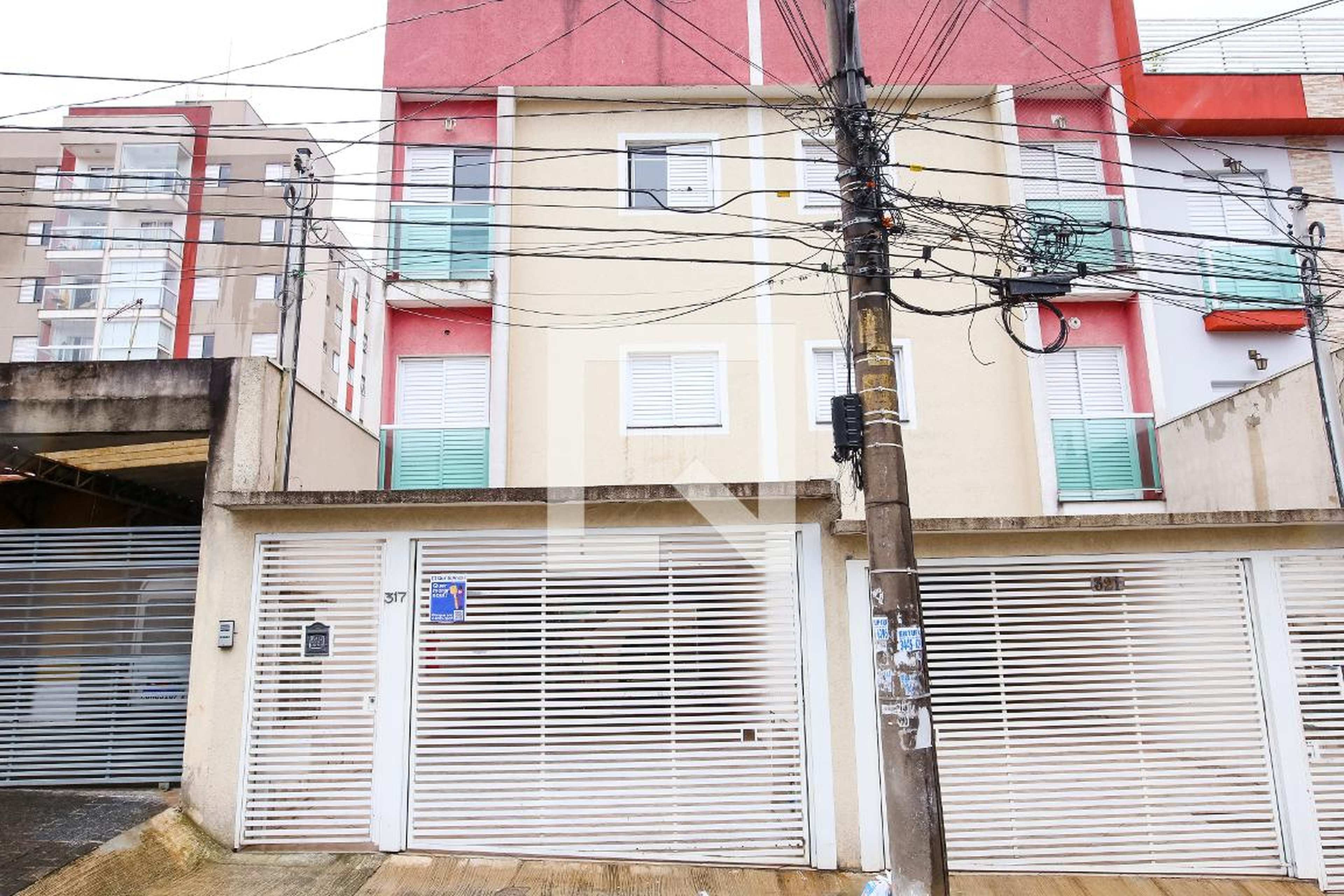 Fachada Condomínio em Rua Camerun, 317
