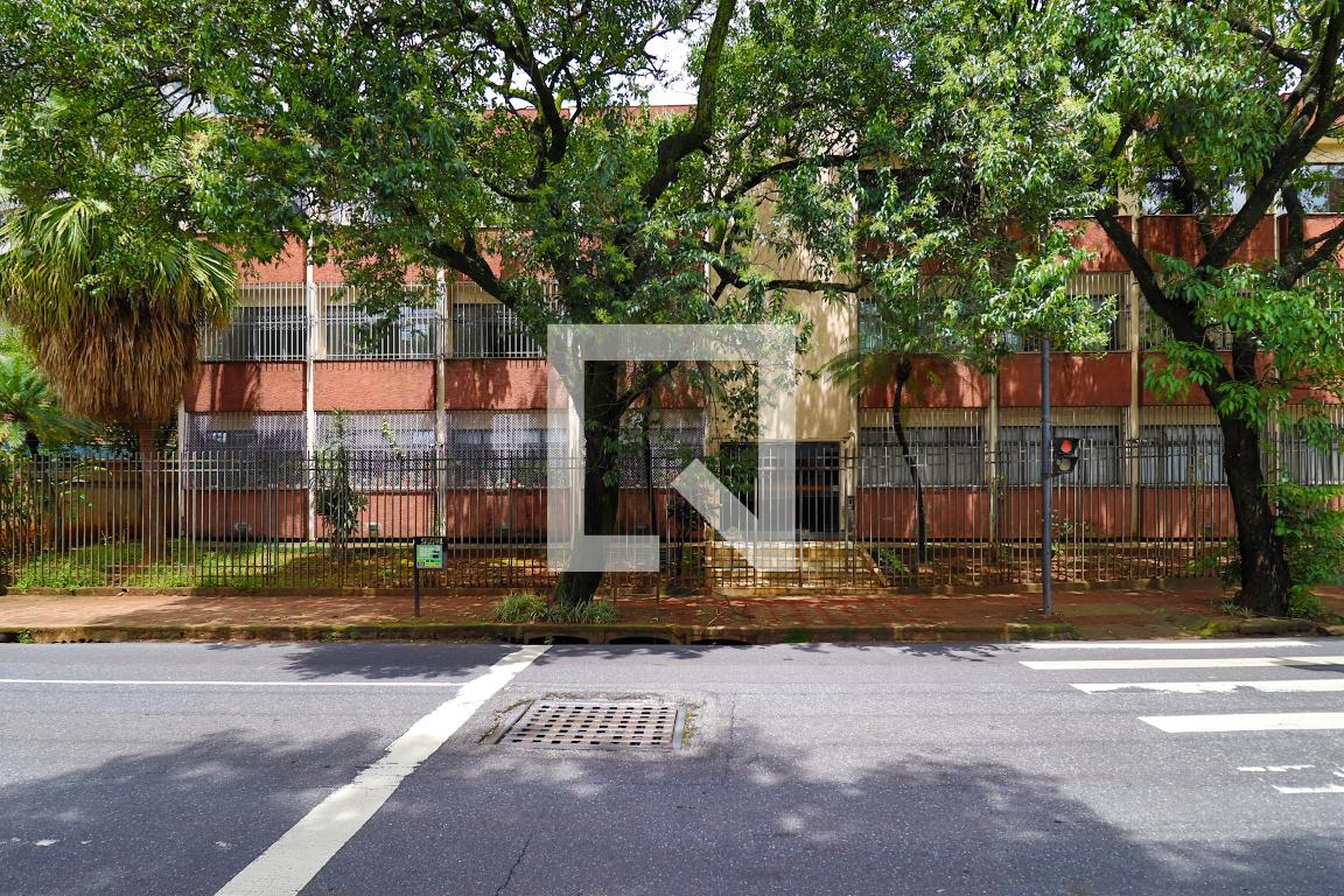 Fachada Condomínio em Rua Pium-Í, 312