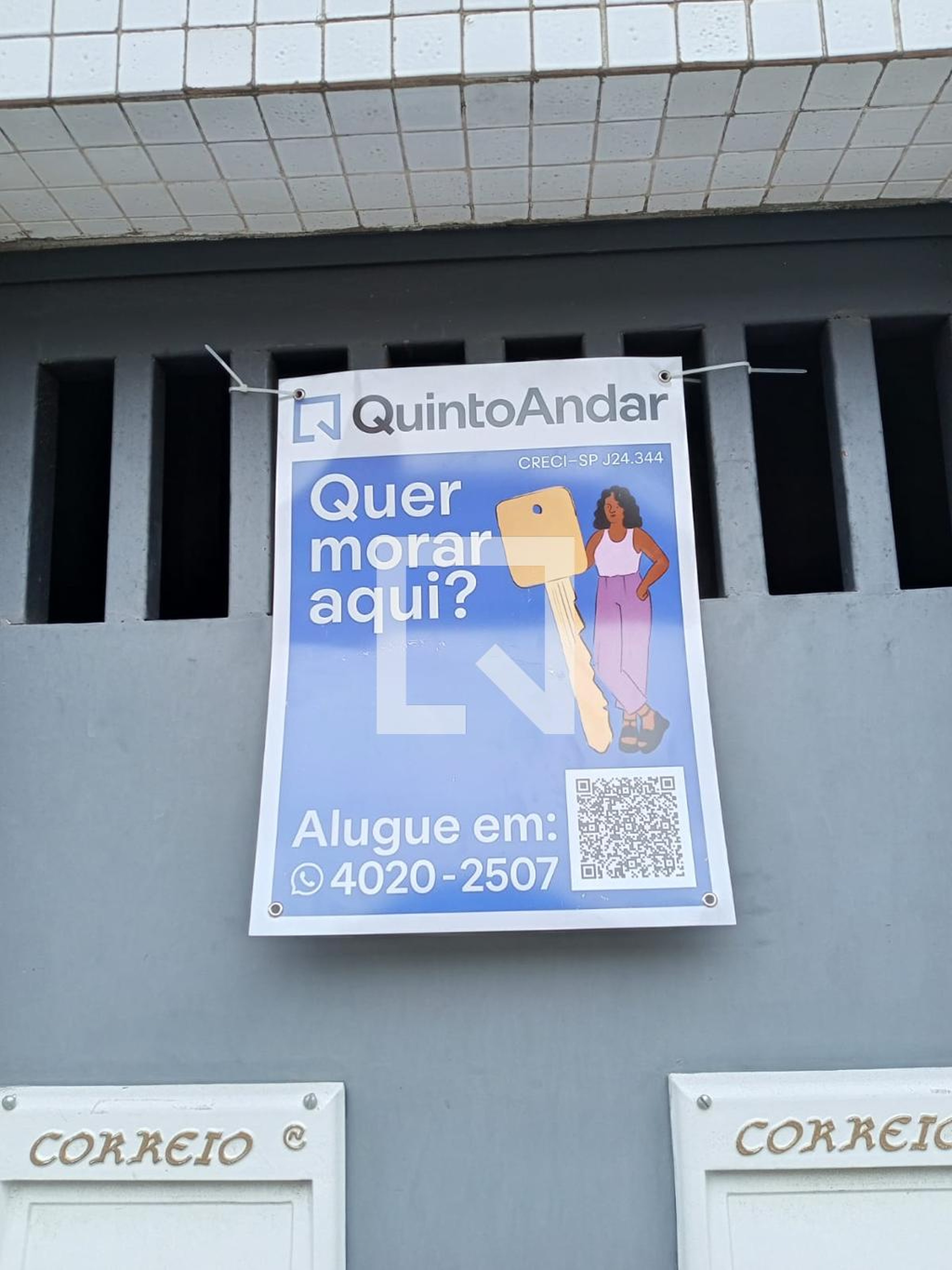 Fachada Condomínio em Rua Taquara Branca, 293