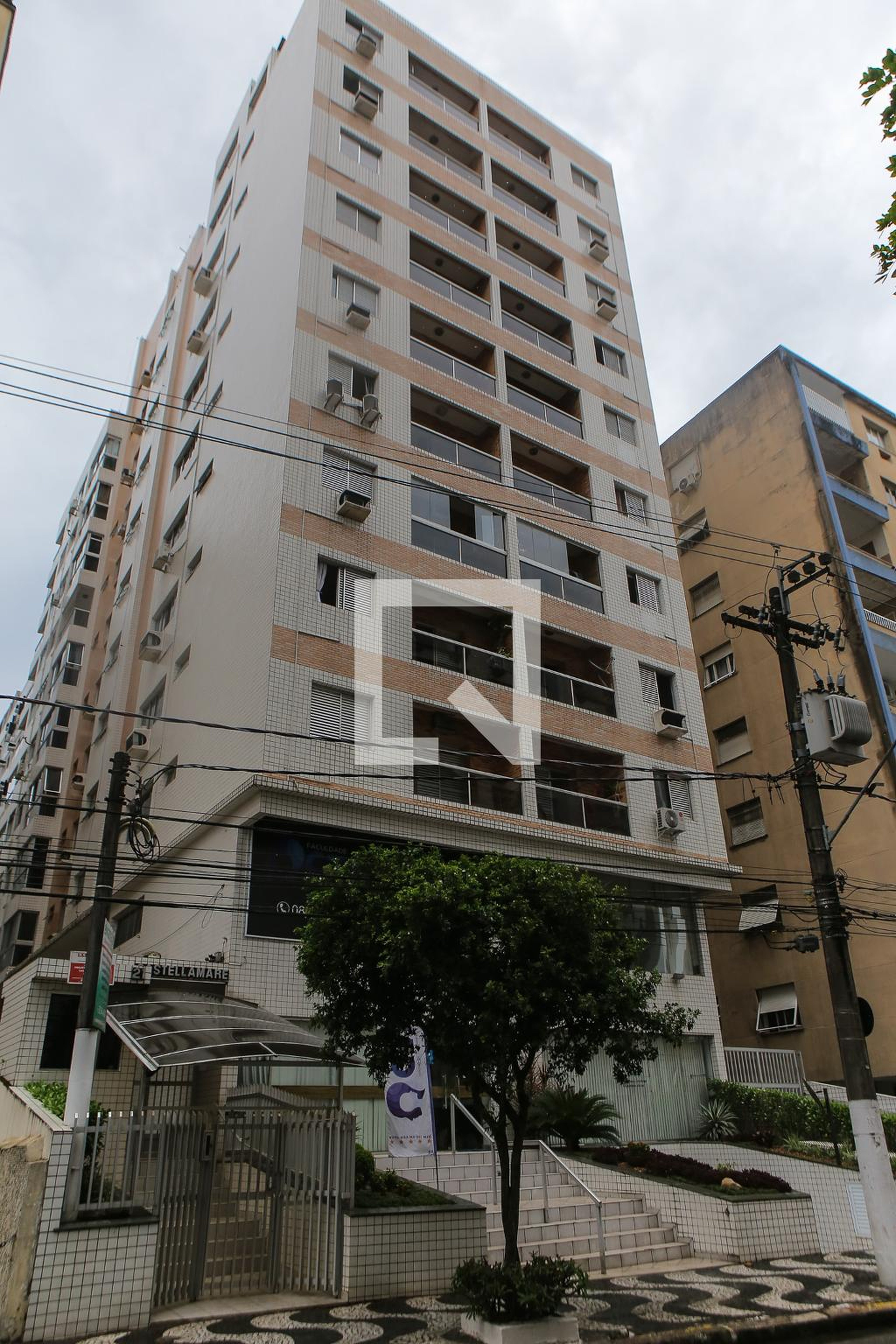 Fachada Condomínio em Rua Governador Pedro de Toledo, 23