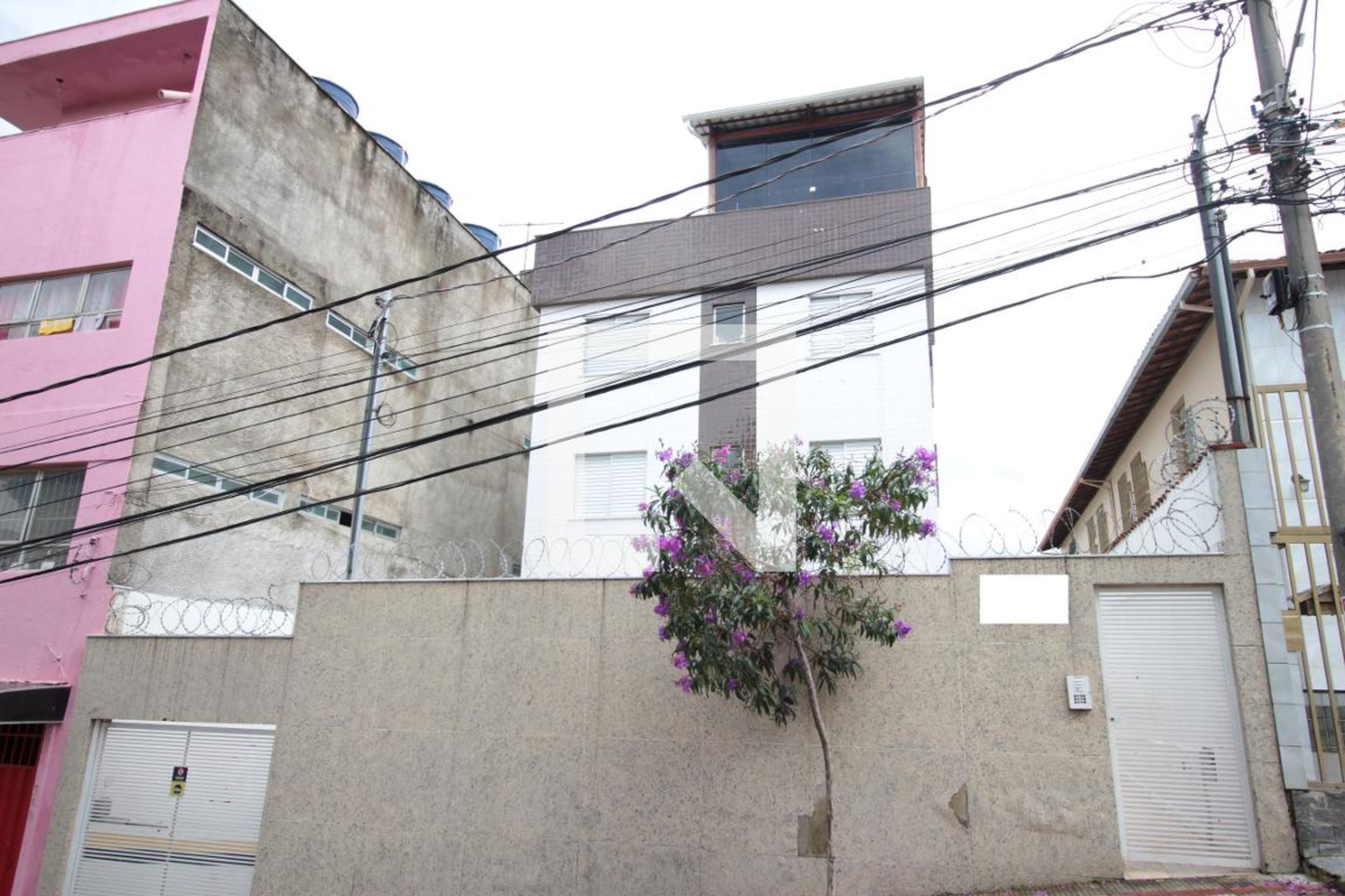 Fachada Condomínio em Rua José Benjamim de Castro, 594