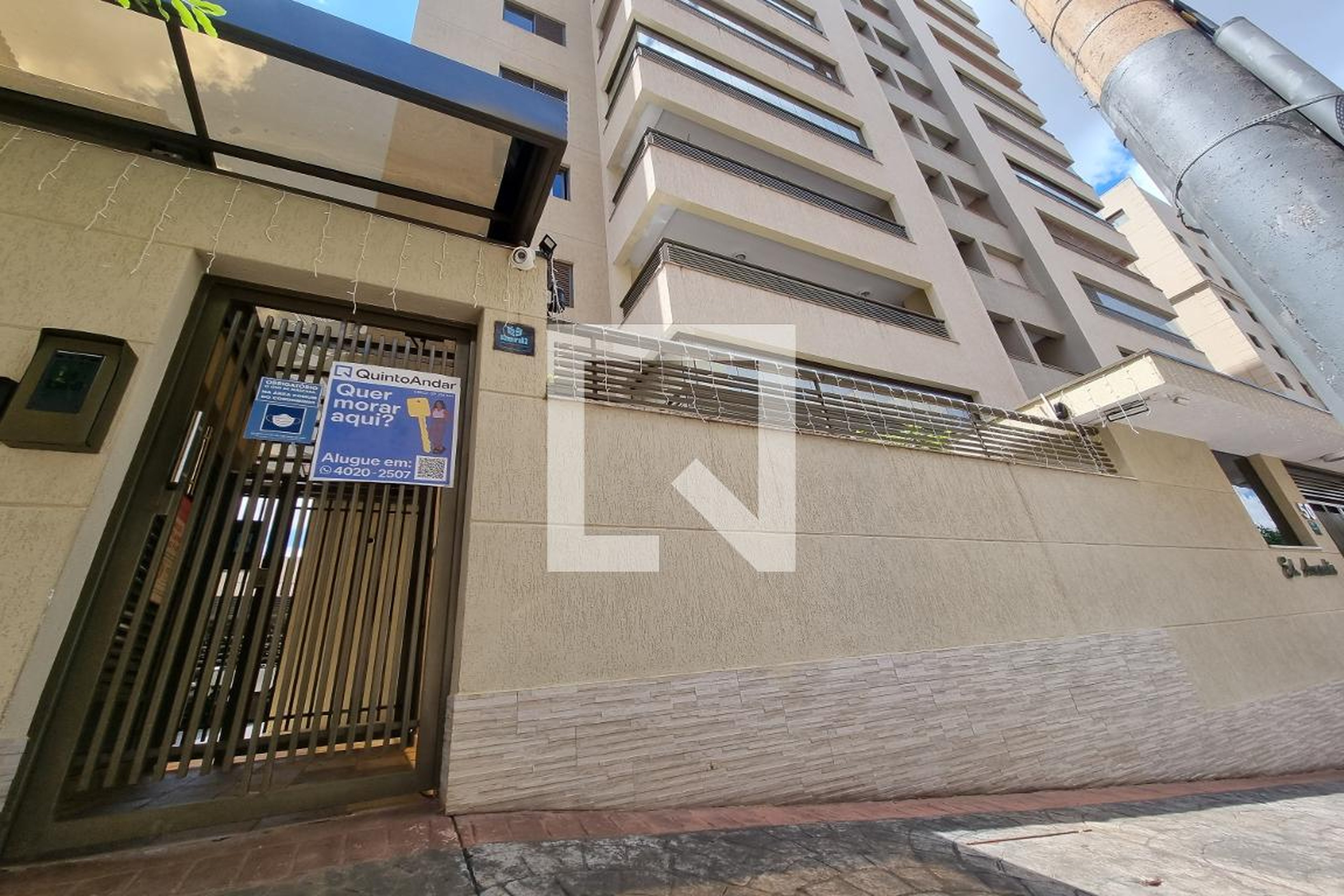 Fachada do Condomínio Condomínio Mirante do Golfe