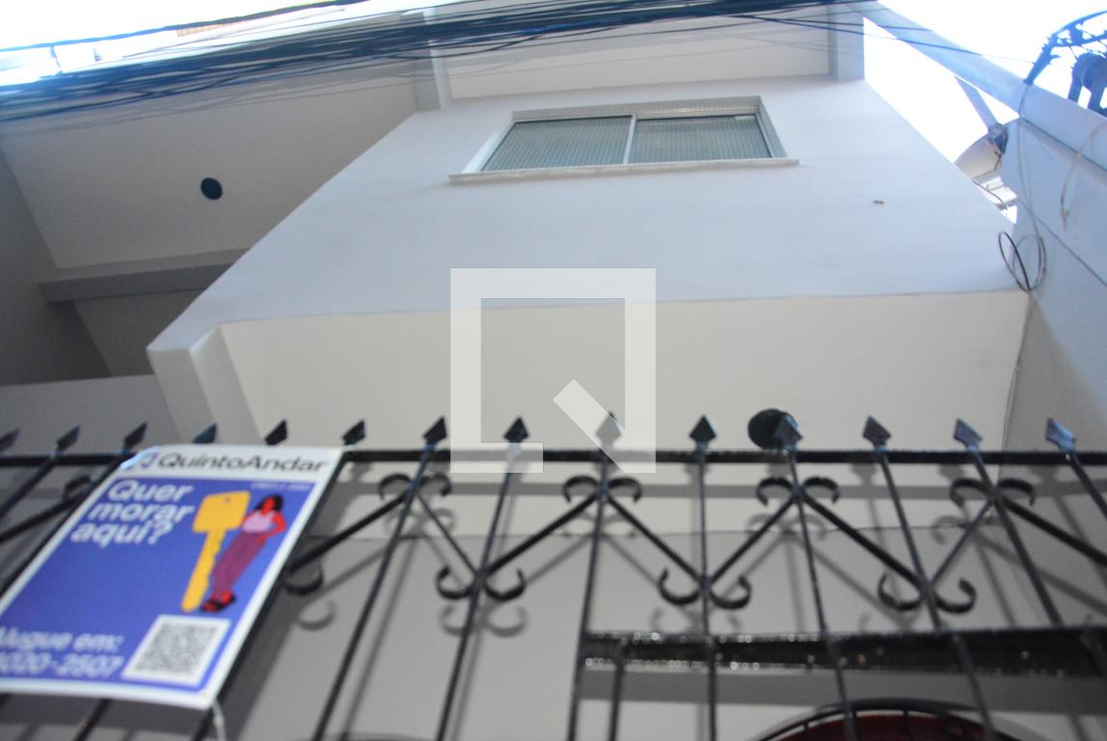 Fachada Condomínio em Rua Álvaro Baqueiro, 13