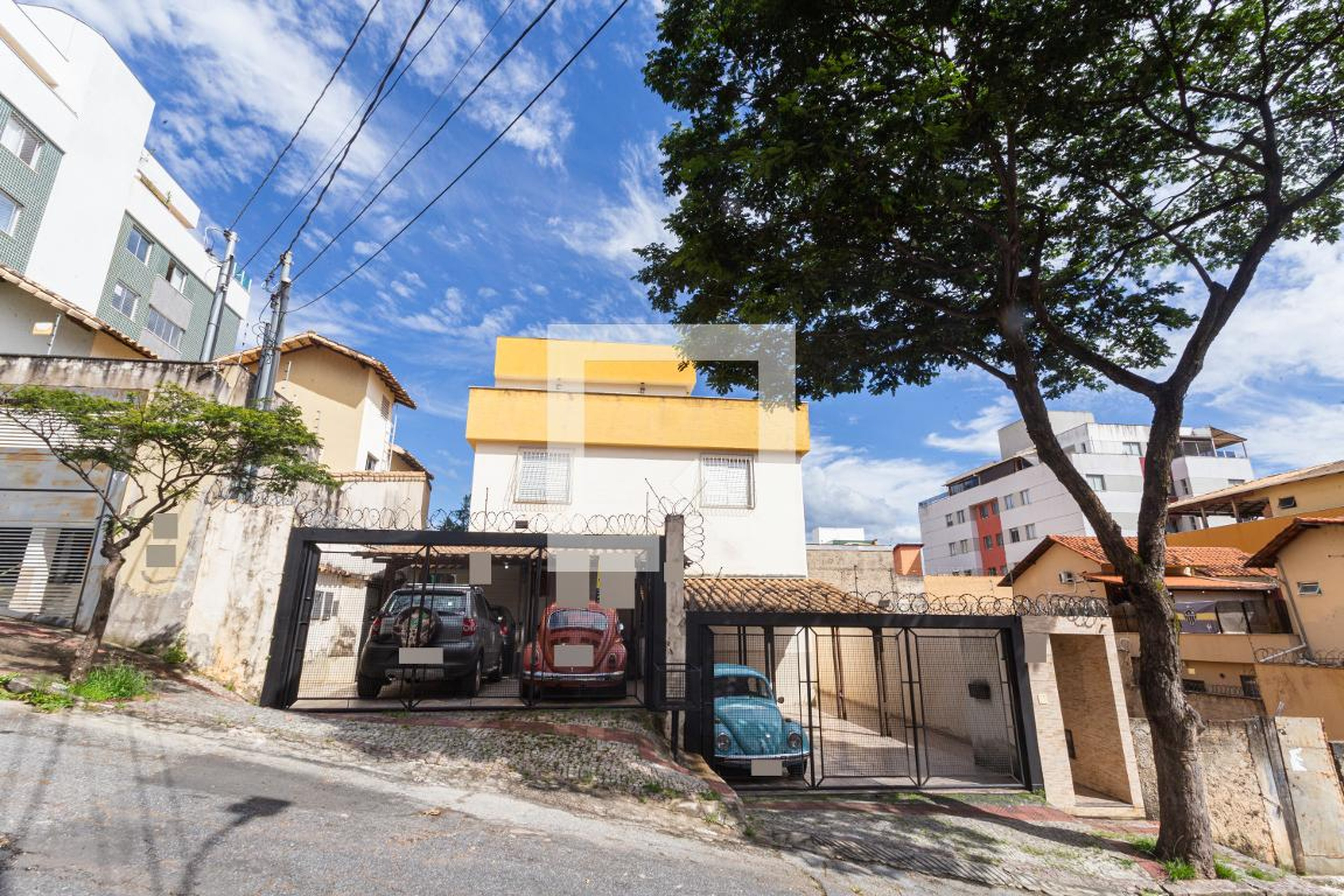 Fachada Condomínio em Rua José Mourão., 110