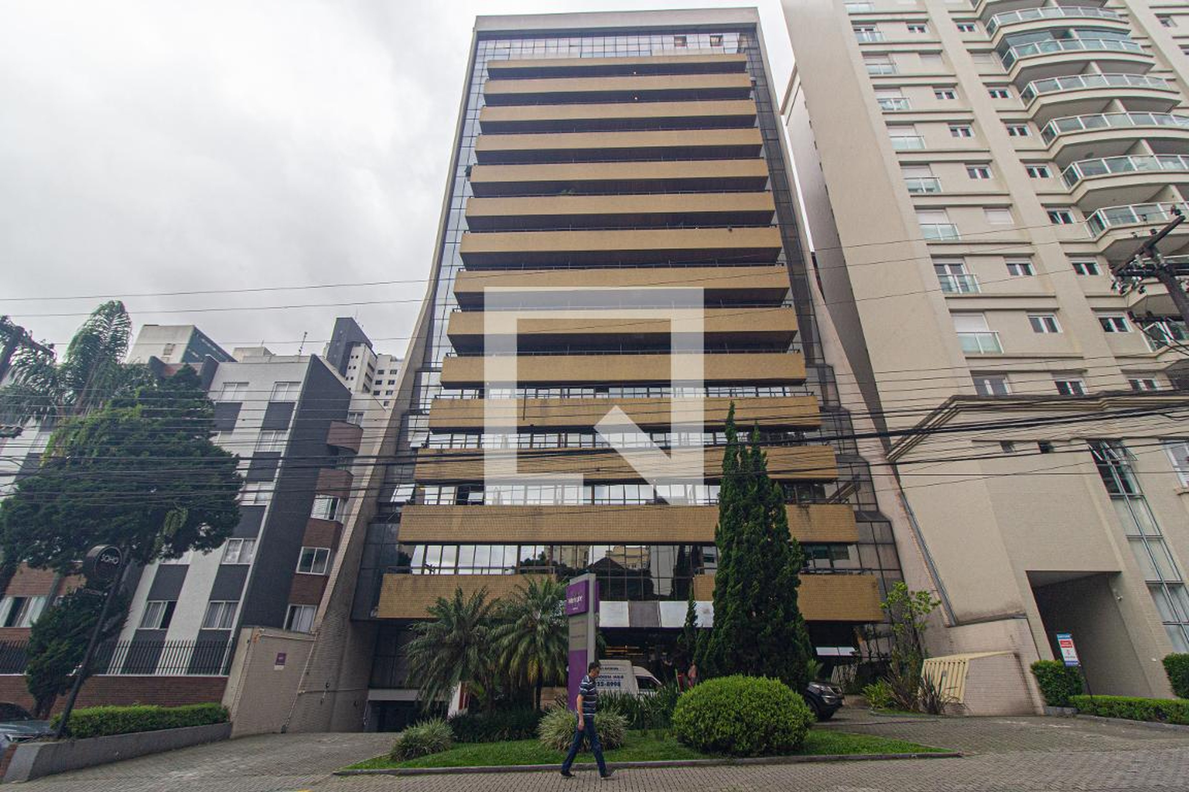 Fachada do Prédio Edifício Curitiba Golden Flat