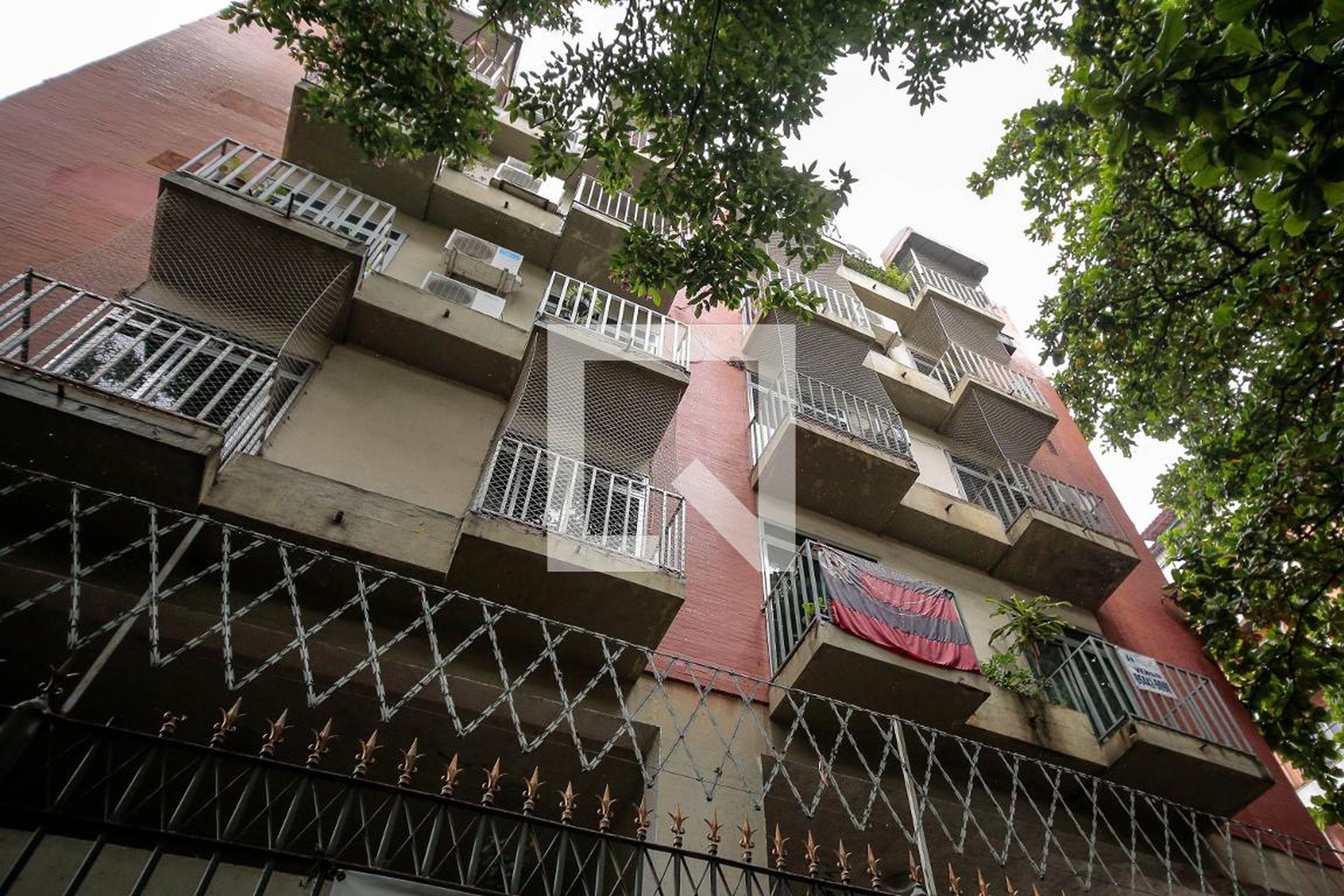 Fachada Condomínio em Rua Santos Titara, 181