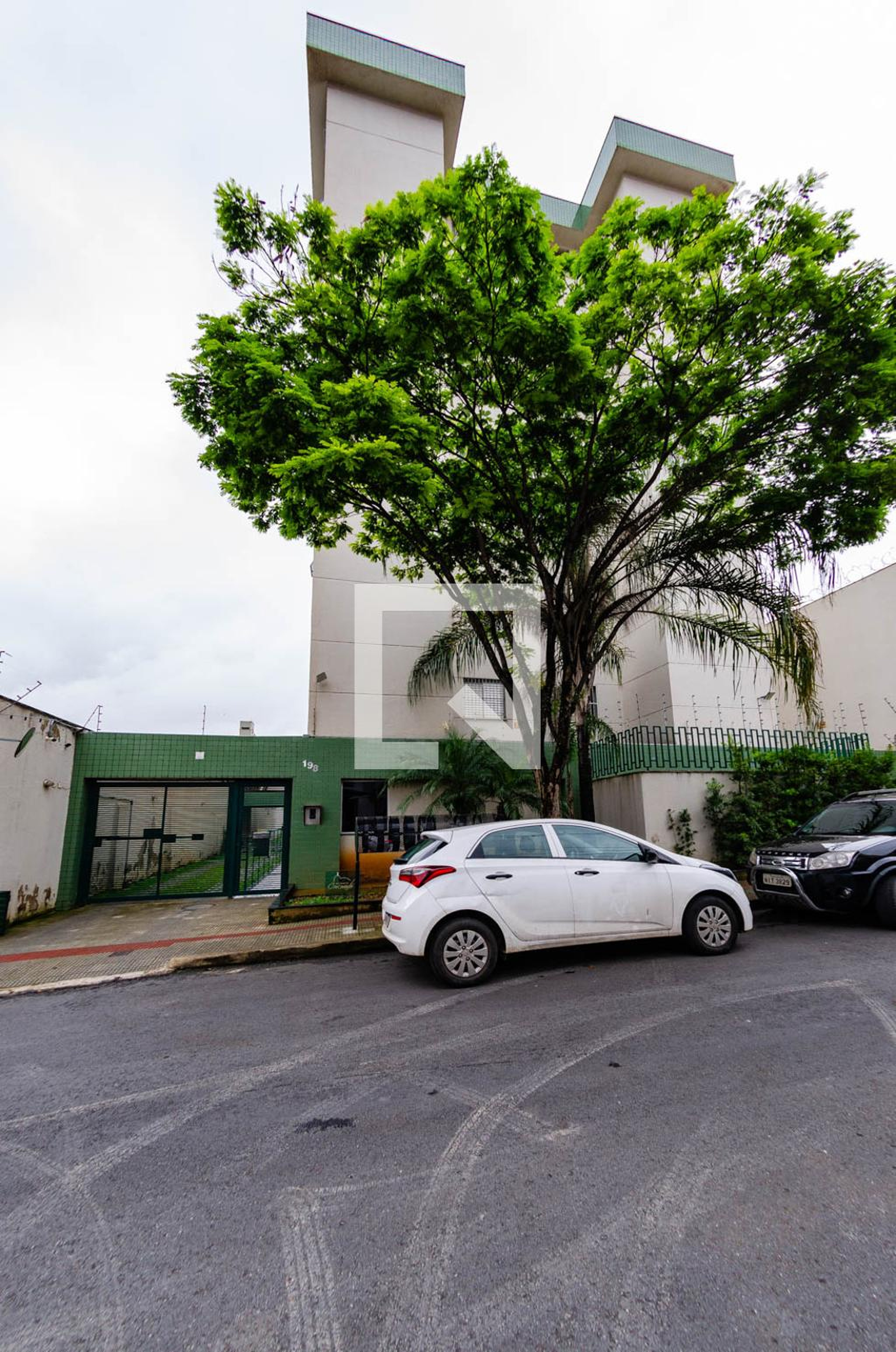 Fachada Condomínio em Rua Dom Viçoso, 198