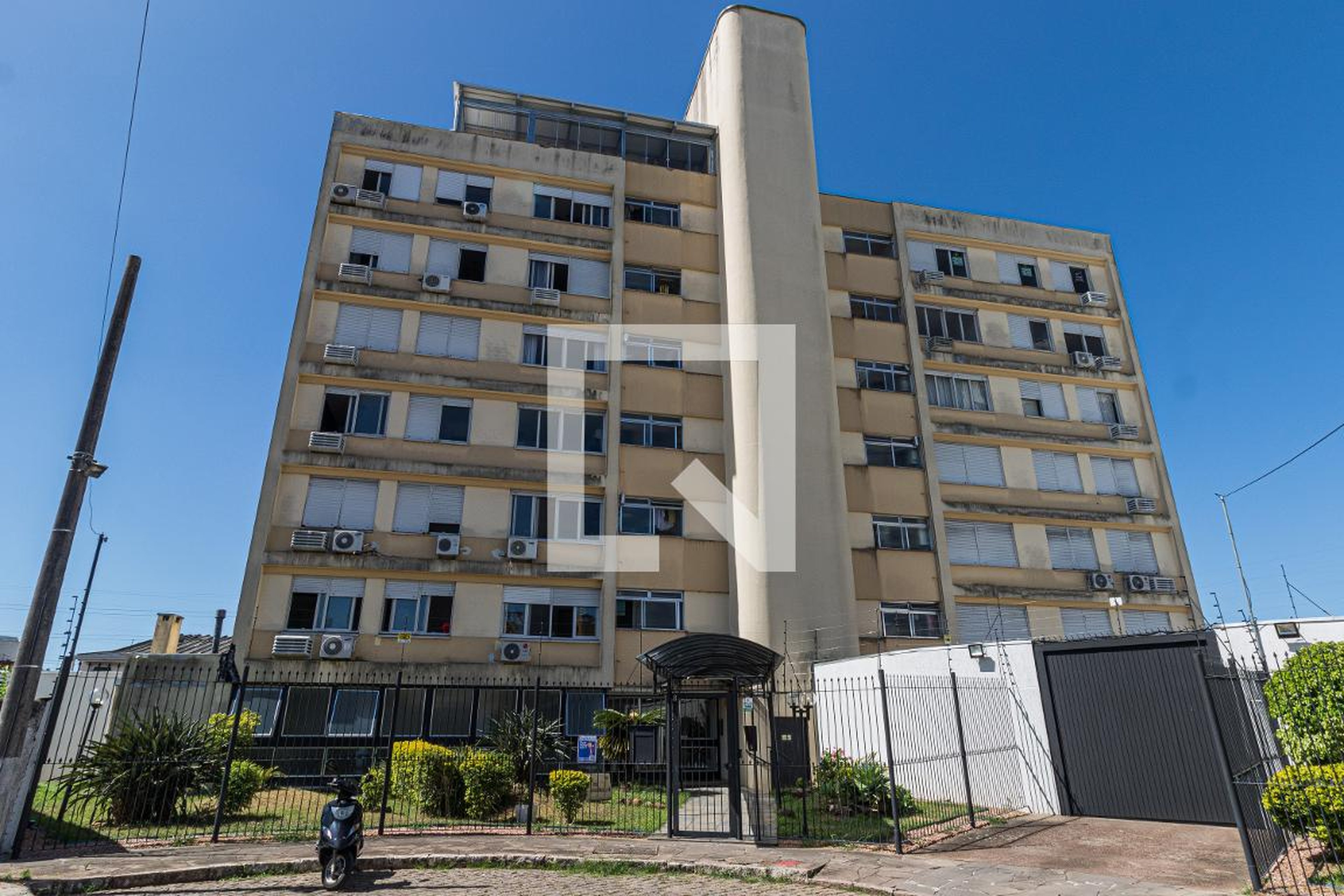 Fachada do Prédio Condomínio em Rua Conde D'Eu, 8