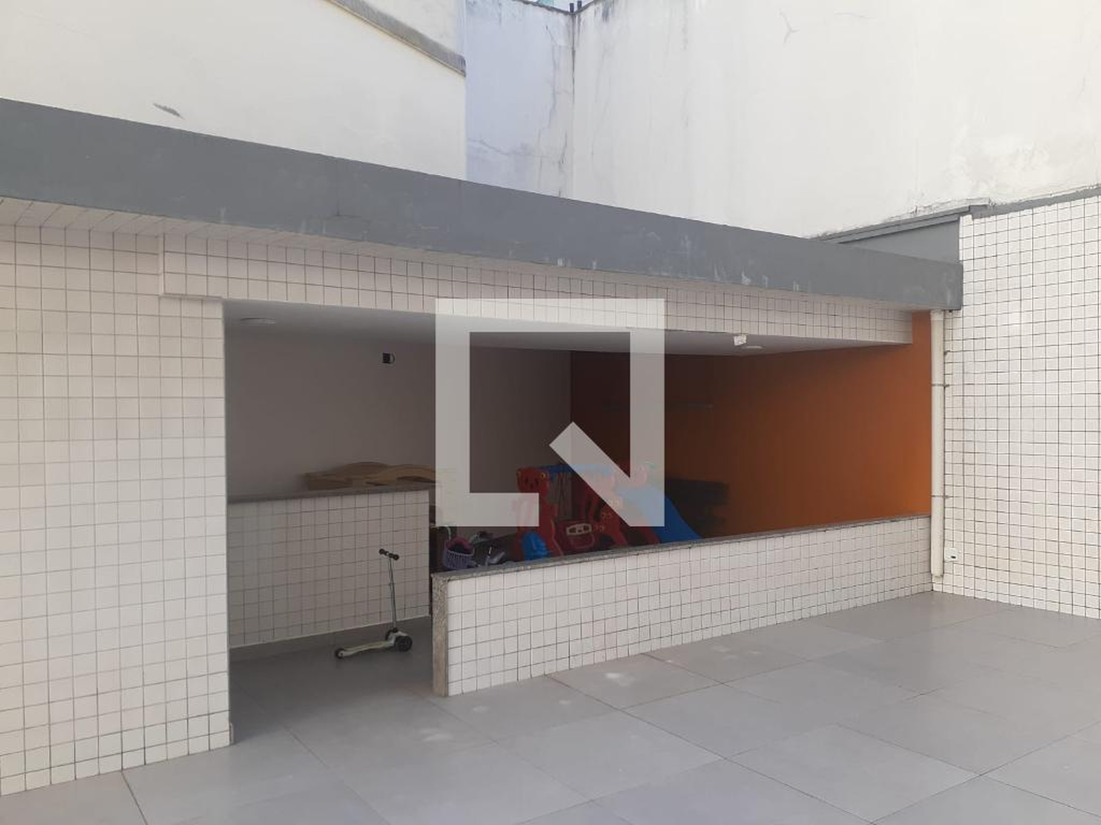 Playground - Dona Nina