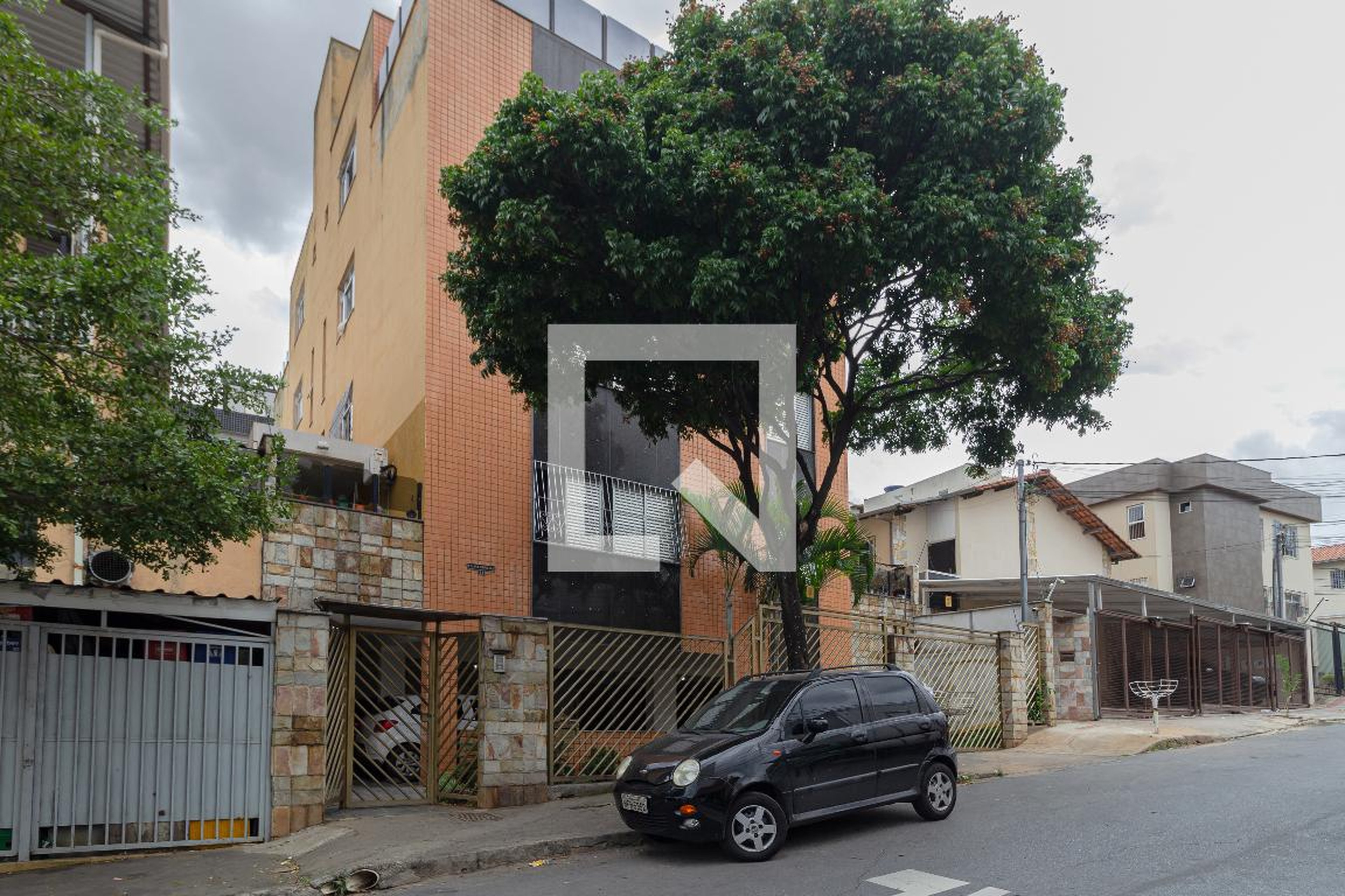 Fachada Condomínio em Rua Bolivar Mineiro, 21