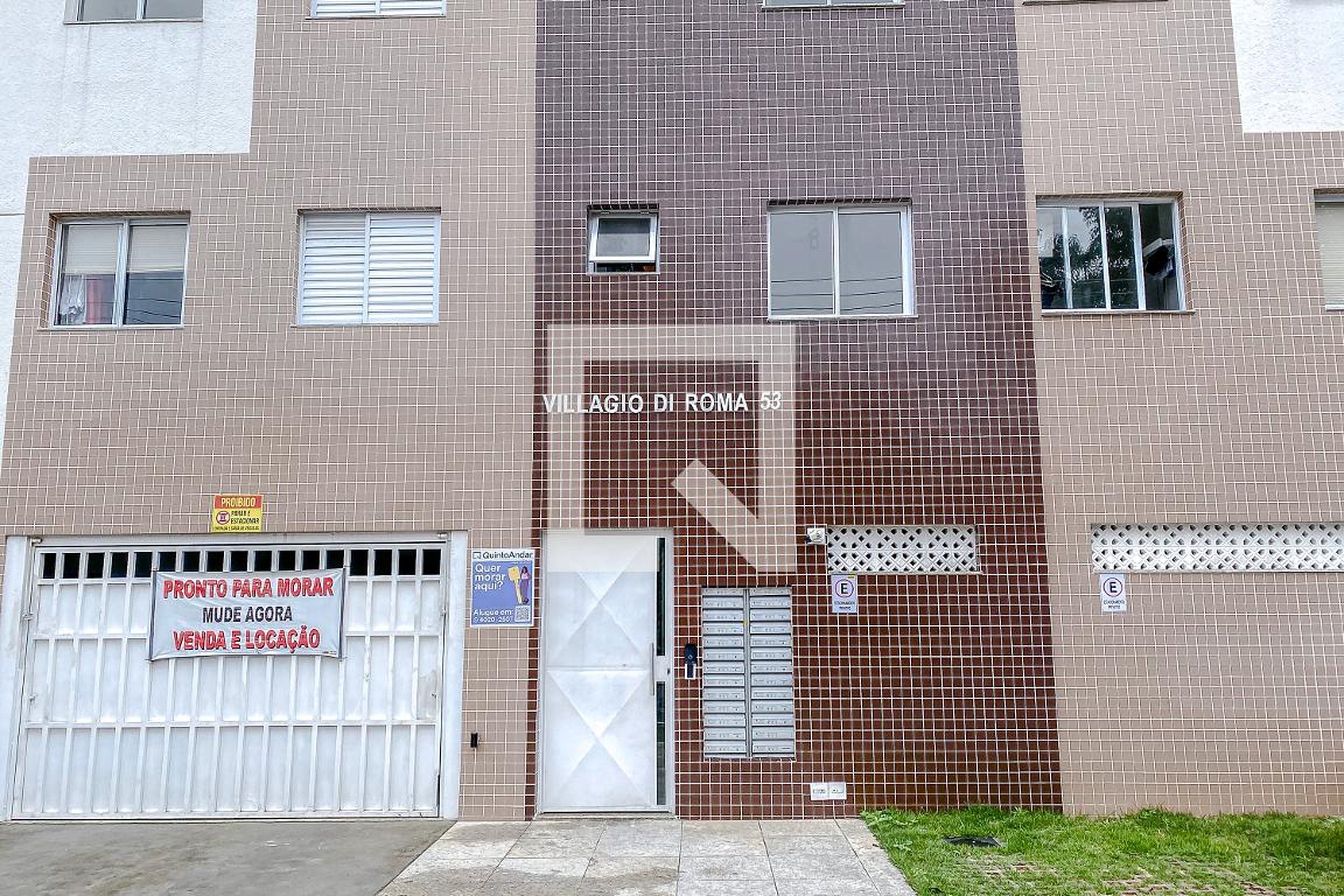 Fachada Condomínio em Rua Passarola, 97