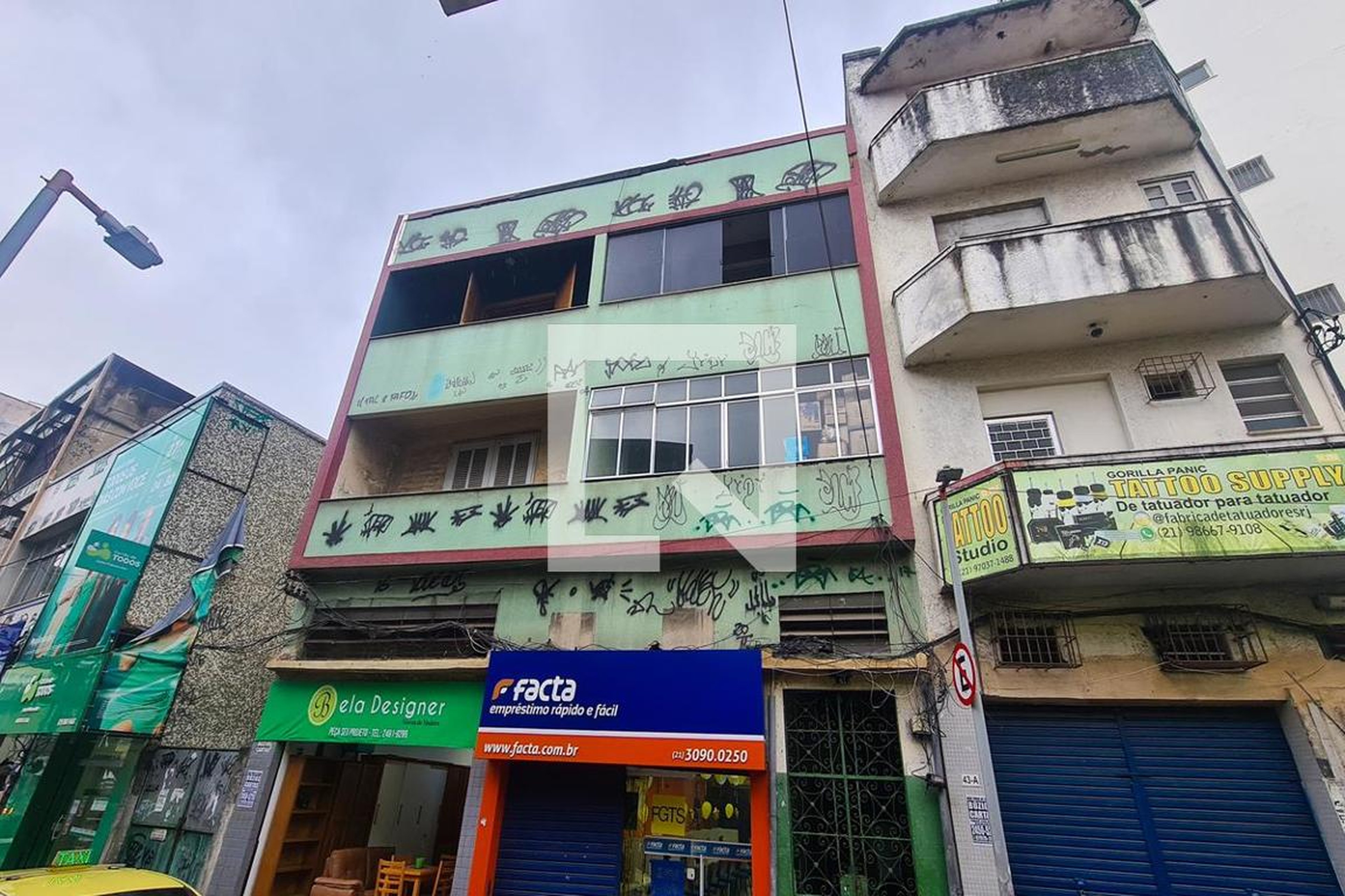 Fachada Condomínio em Travessa Almerinda Freitas, 41