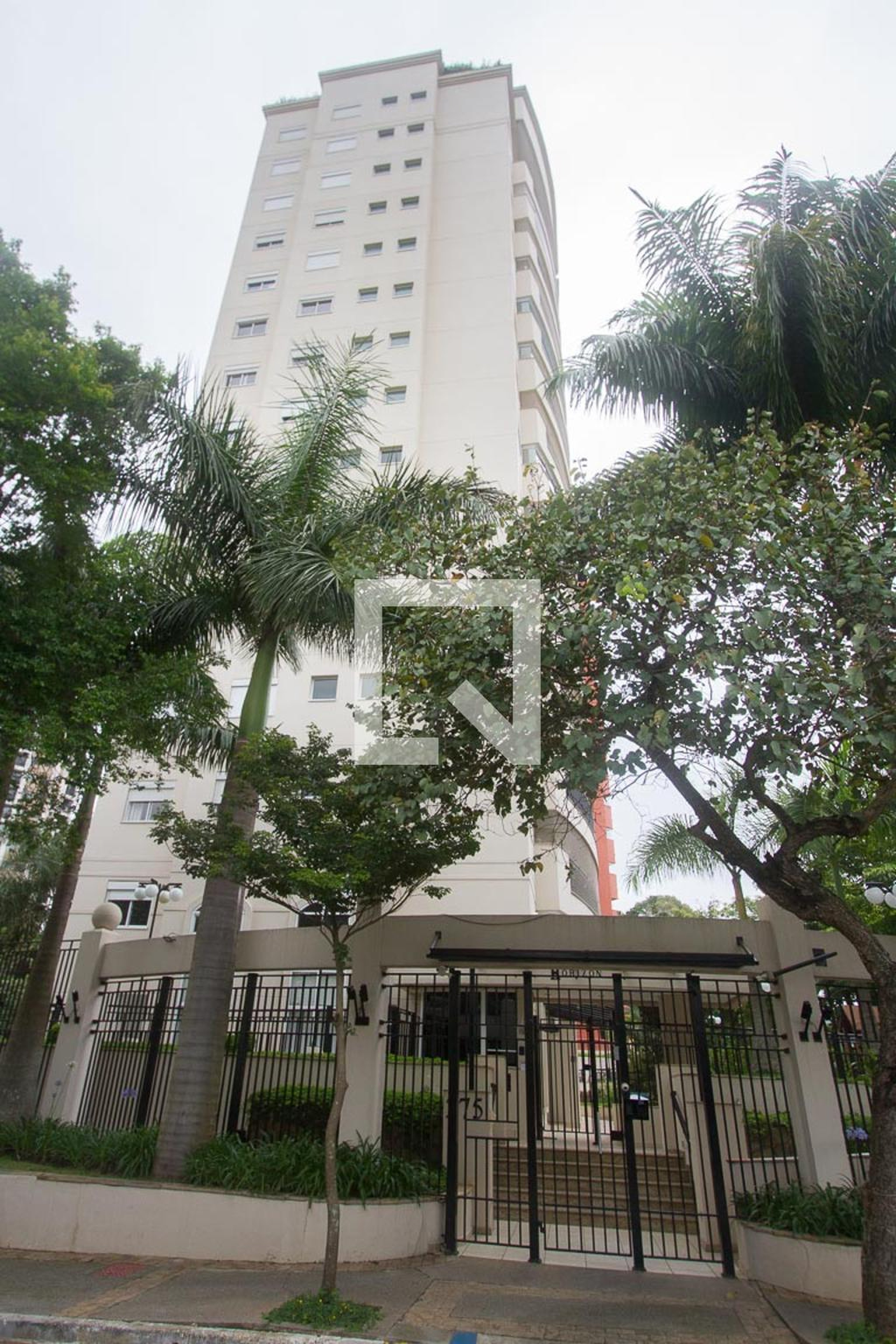 Fachada Condomínio em Rua Leme do Prado, 2754