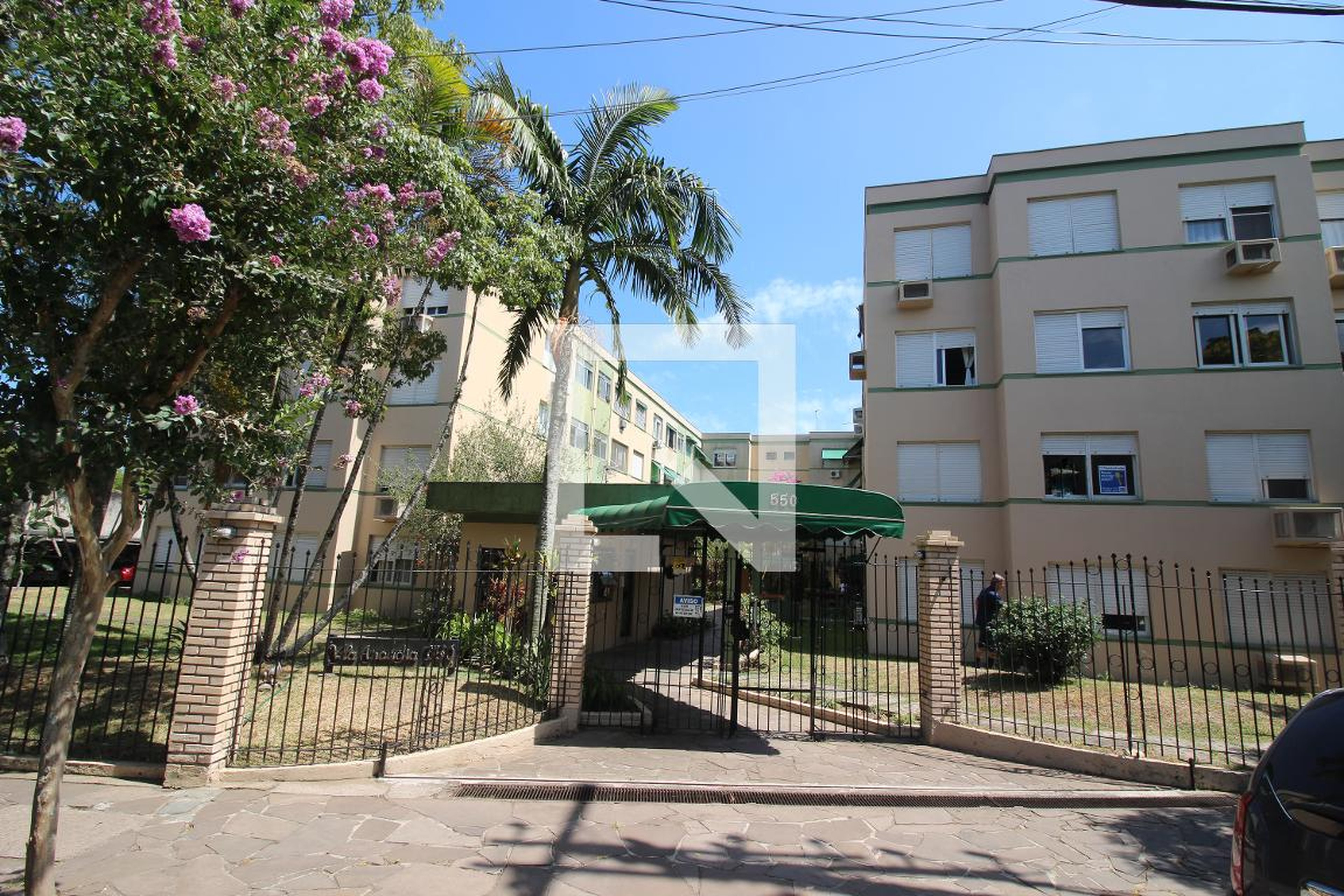 Fachada do Condomínio Condomínio Vila Arcádia