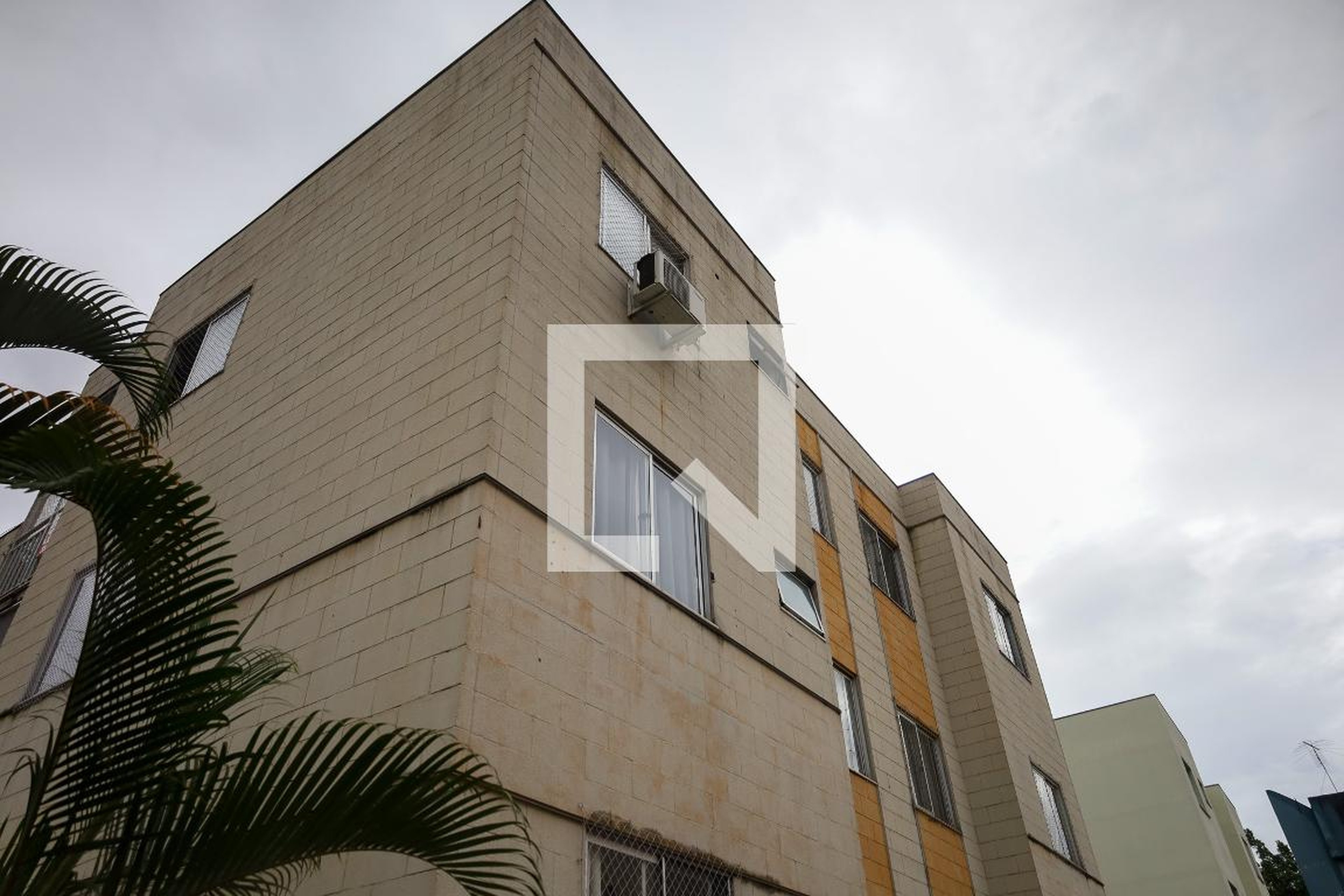 Fachada Condomínio em Rua Zircônio, 35