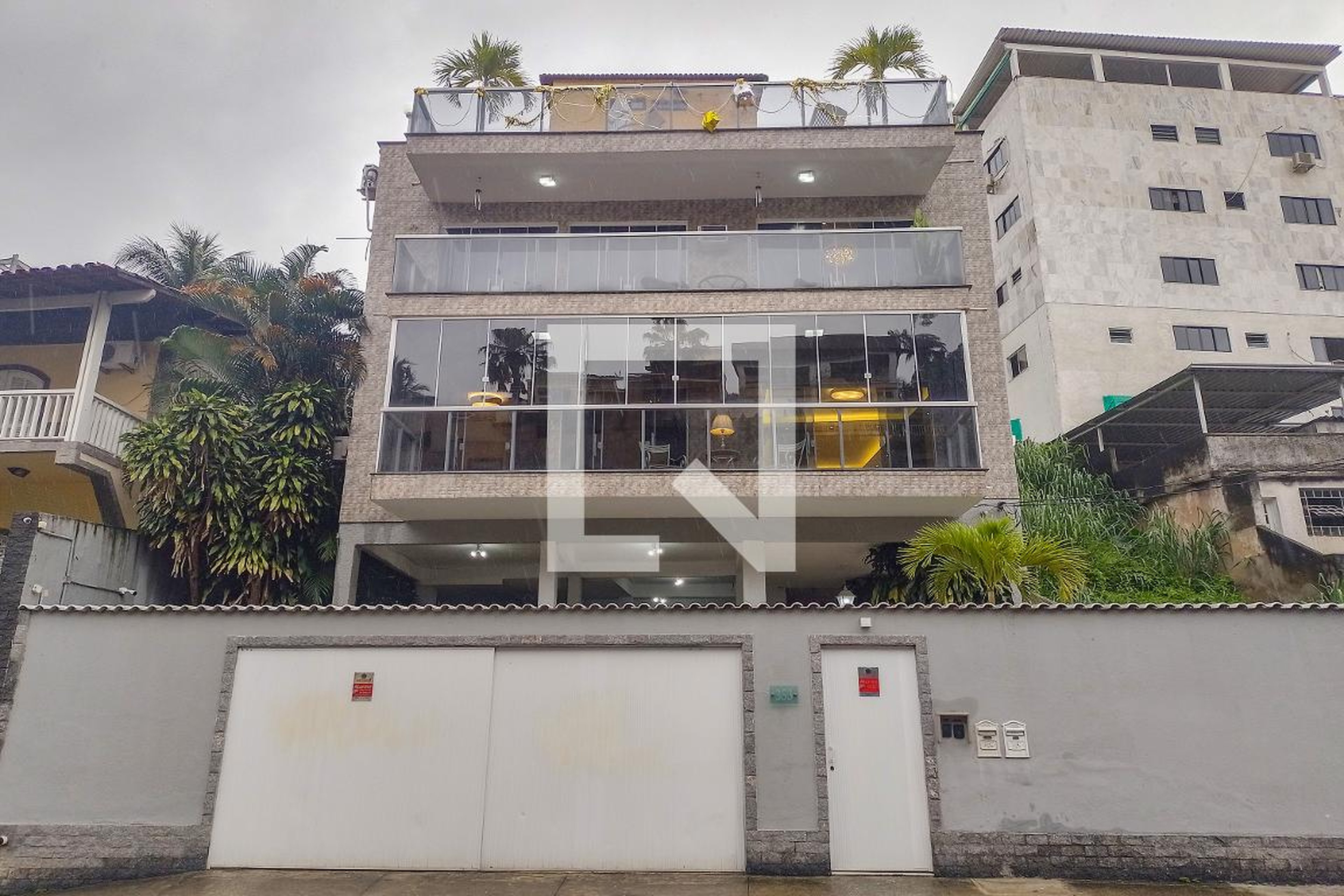 Fachada do Prédio Condomínio em Rua Babaçu, 353