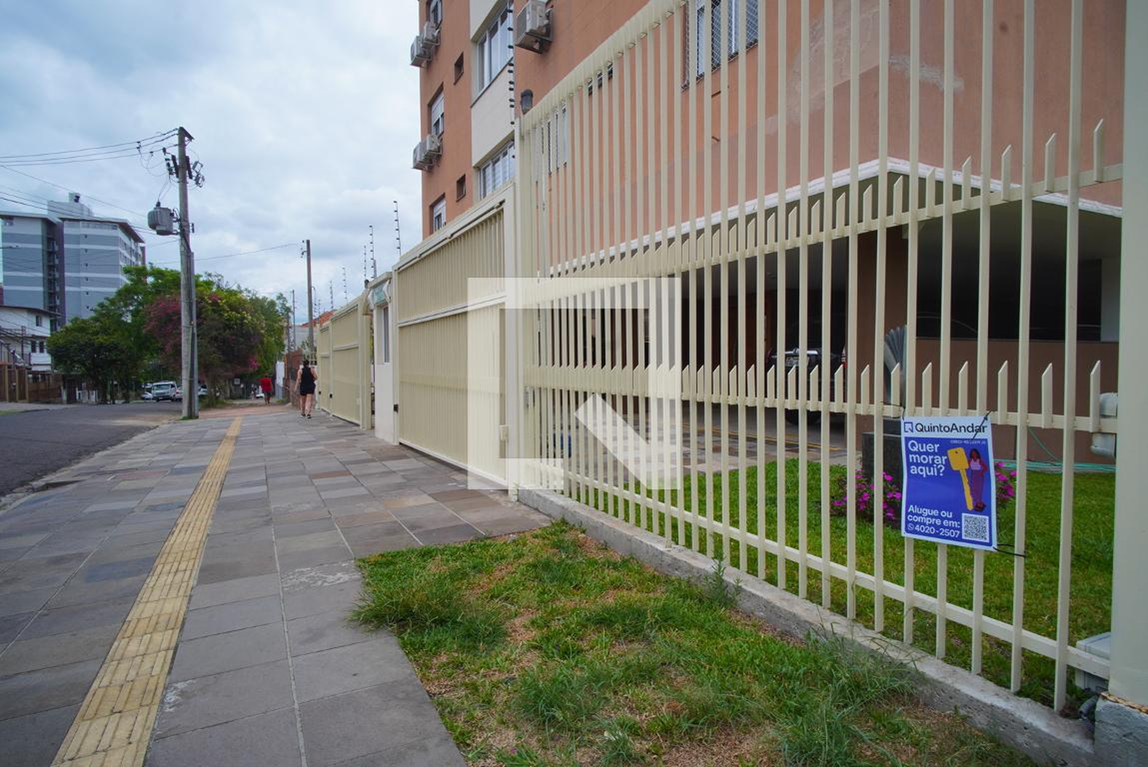 Fachada do Prédio Condomínio em Rua Alberto Silva, 190