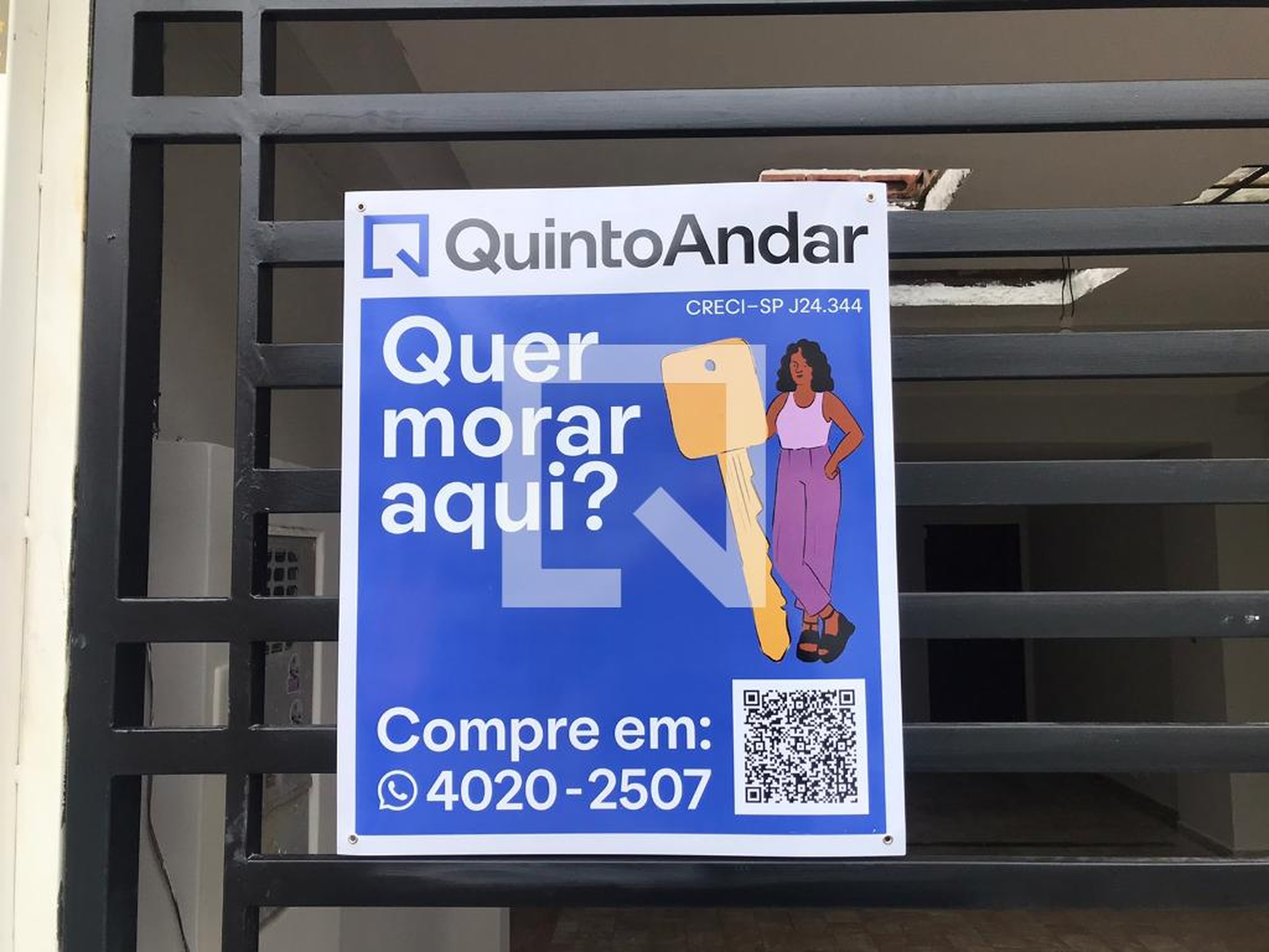 Fachada Condomínio em R. Élvio Mantovani, 41