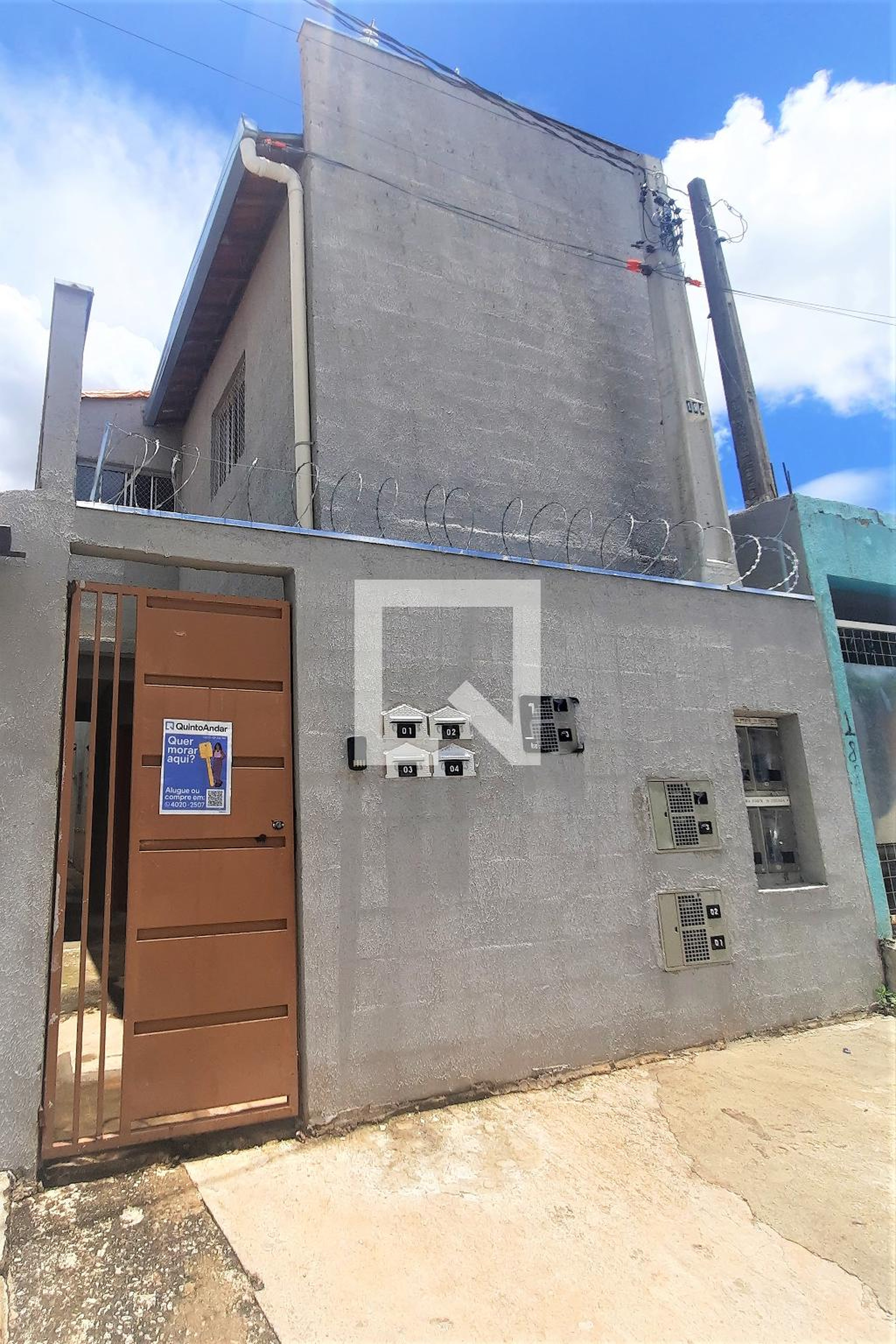 Fachada Condomínio em Rua Danielle Ferreira Apolinário, 194