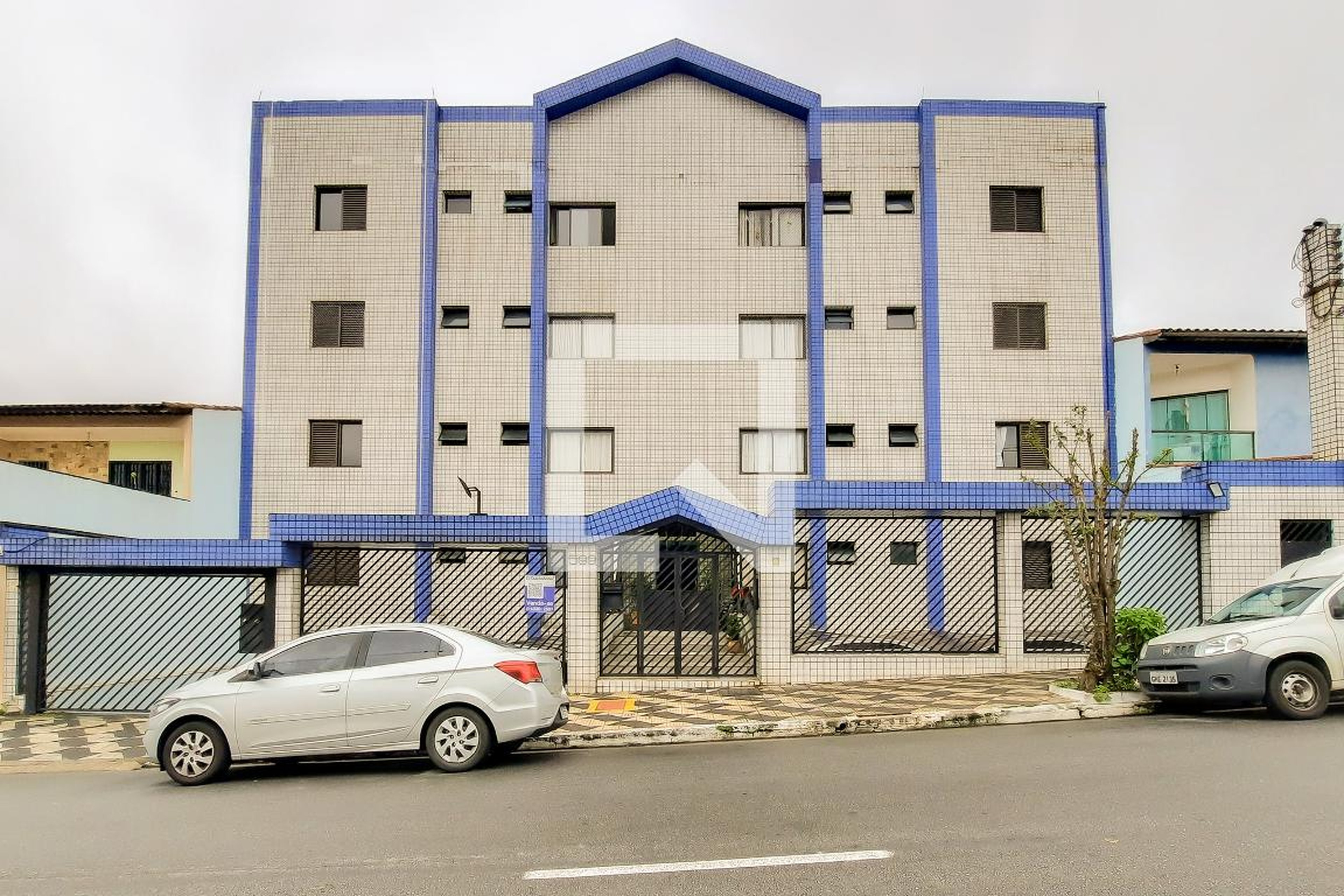 Fachada do Condomínio Edifício Elza Leal